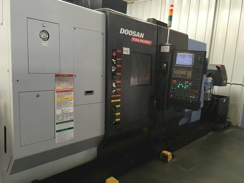 Masina Doosan Puma MX 2100 ST eestvaade