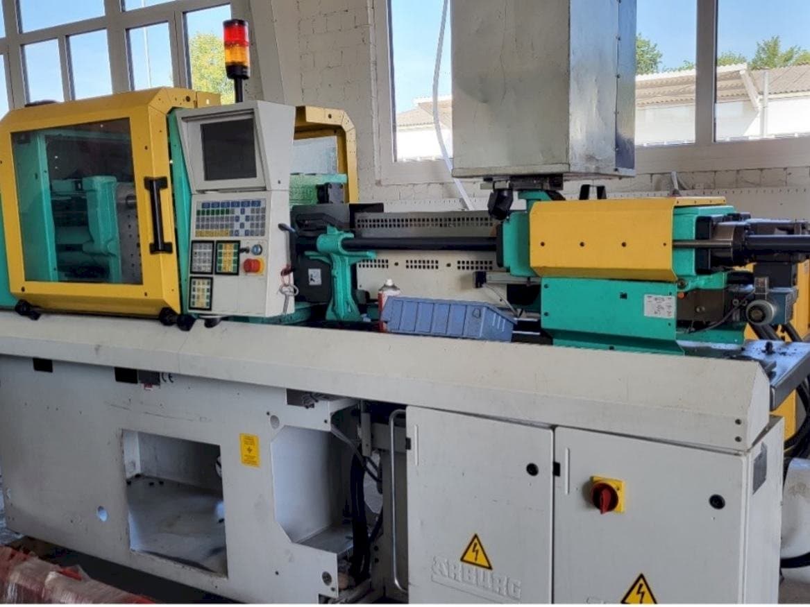 Masina Arburg Allrounder 270S 350-150 eestvaade