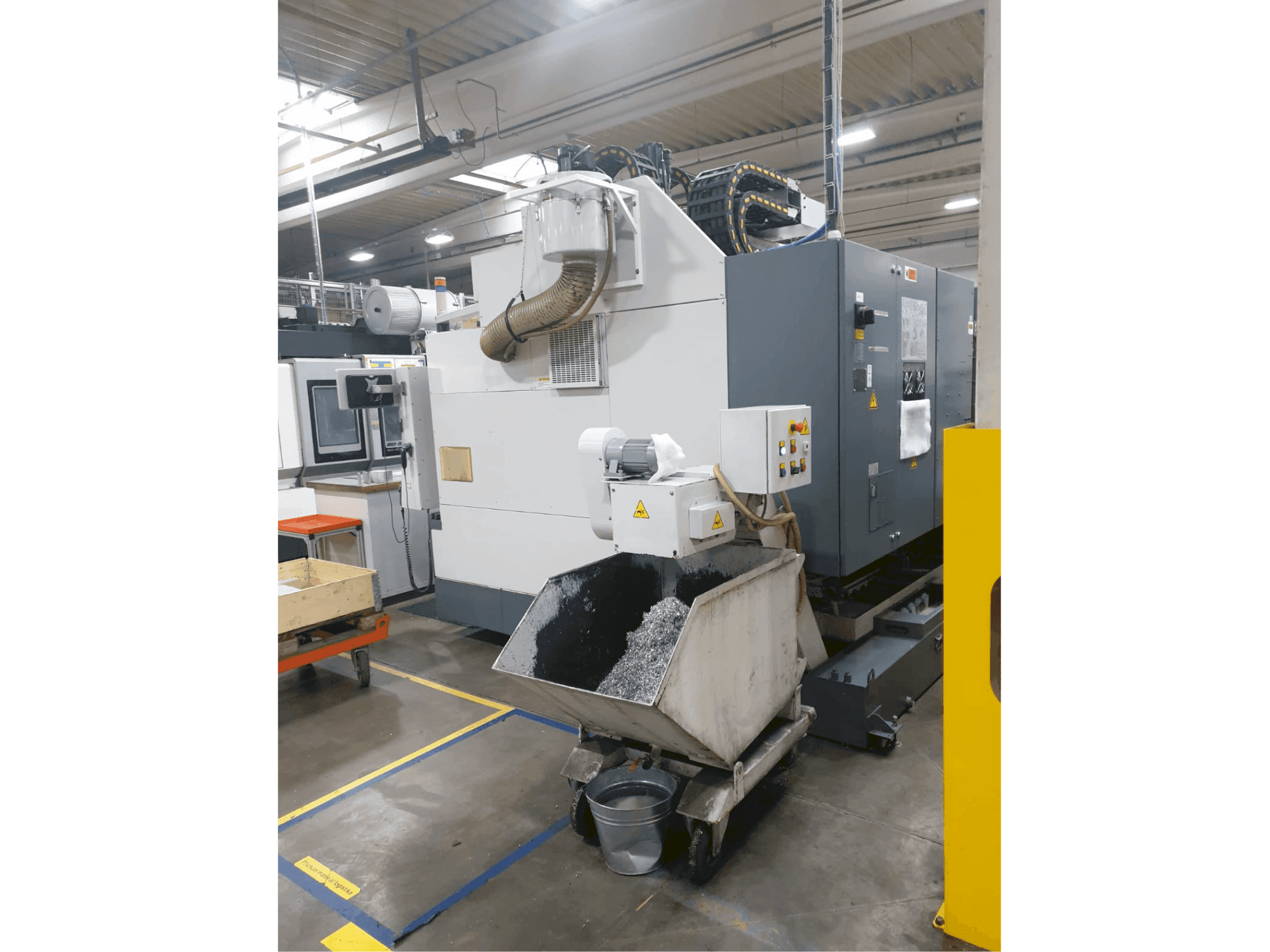 Masina Okuma MB-66VA eestvaade