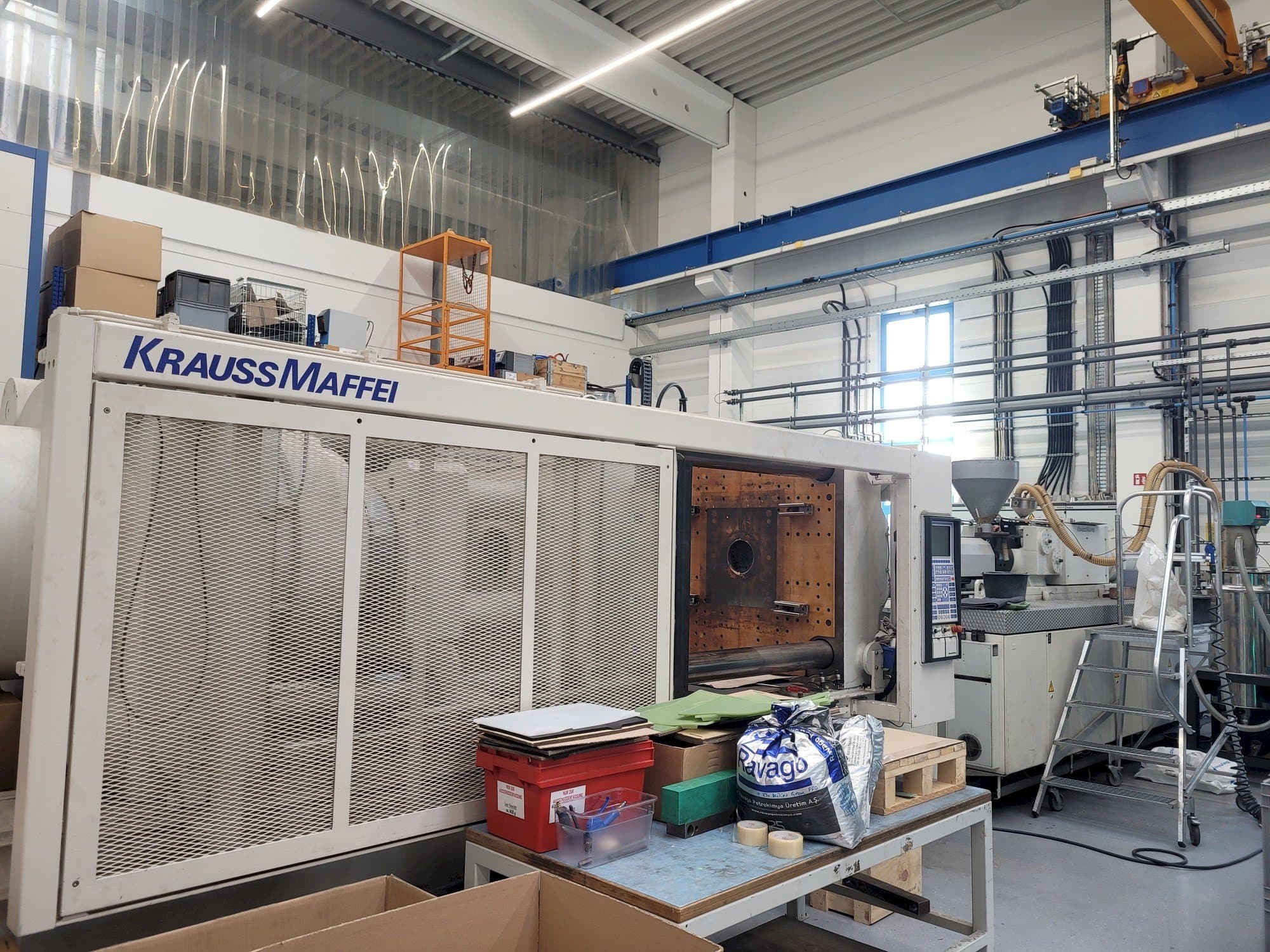 Masina Krauss Maffei 650-4350BM-MC4 eestvaade