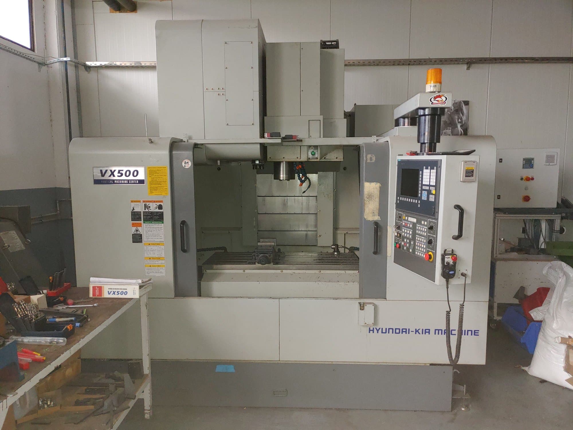 Masina Hyundai Kia VX 500 eestvaade