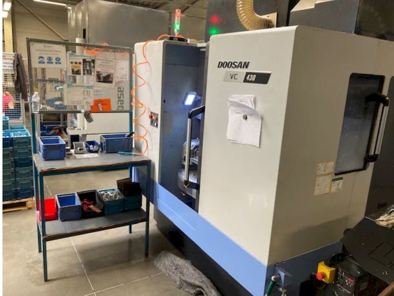 Masina Doosan VC 430 eestvaade