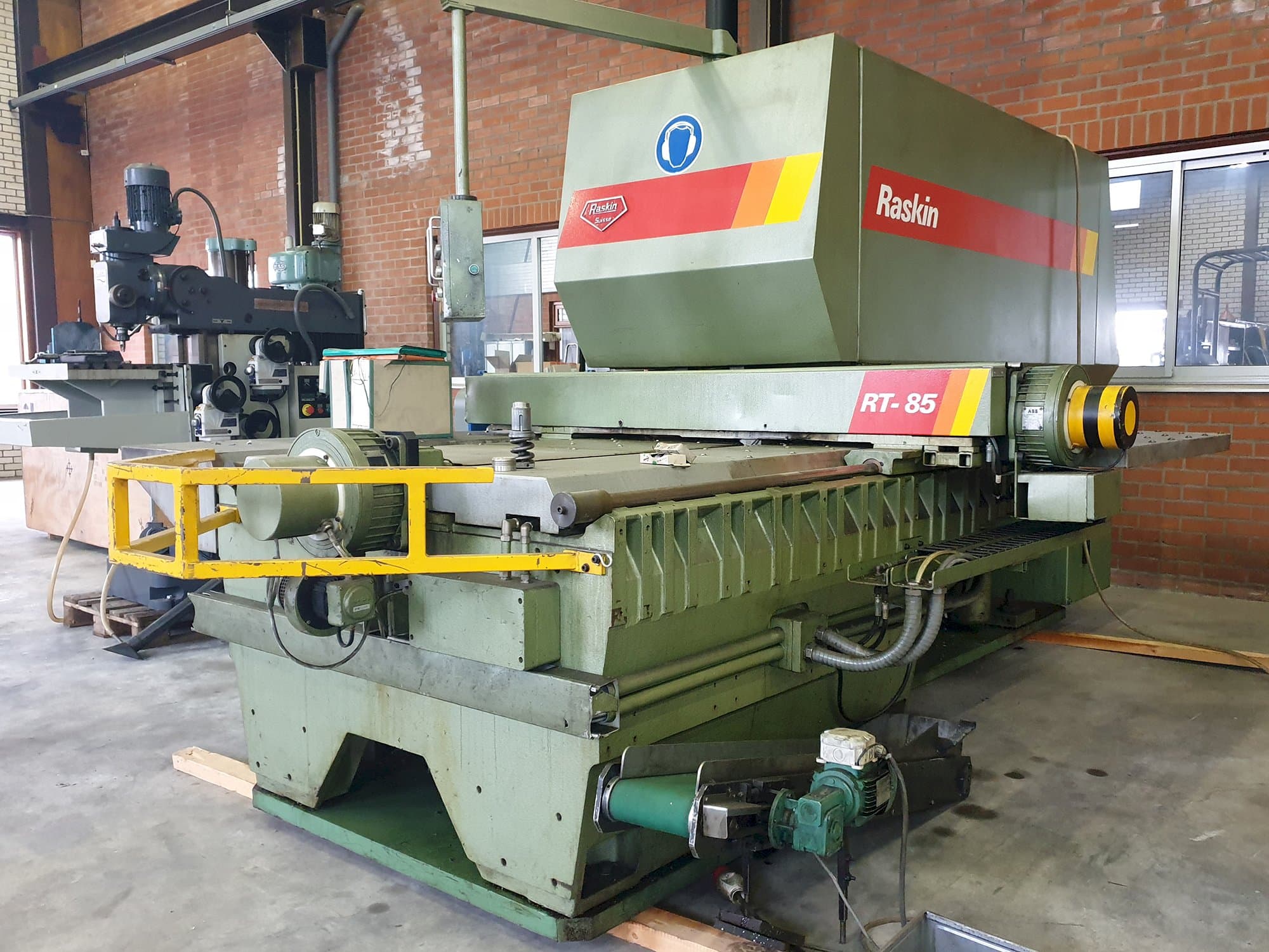 Masinavaade Raskin RT-85  paremalt