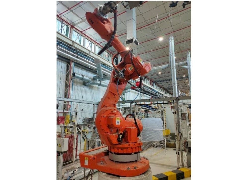 Masina ABB IRB 6600-175/2.55 vasaku külje vaade