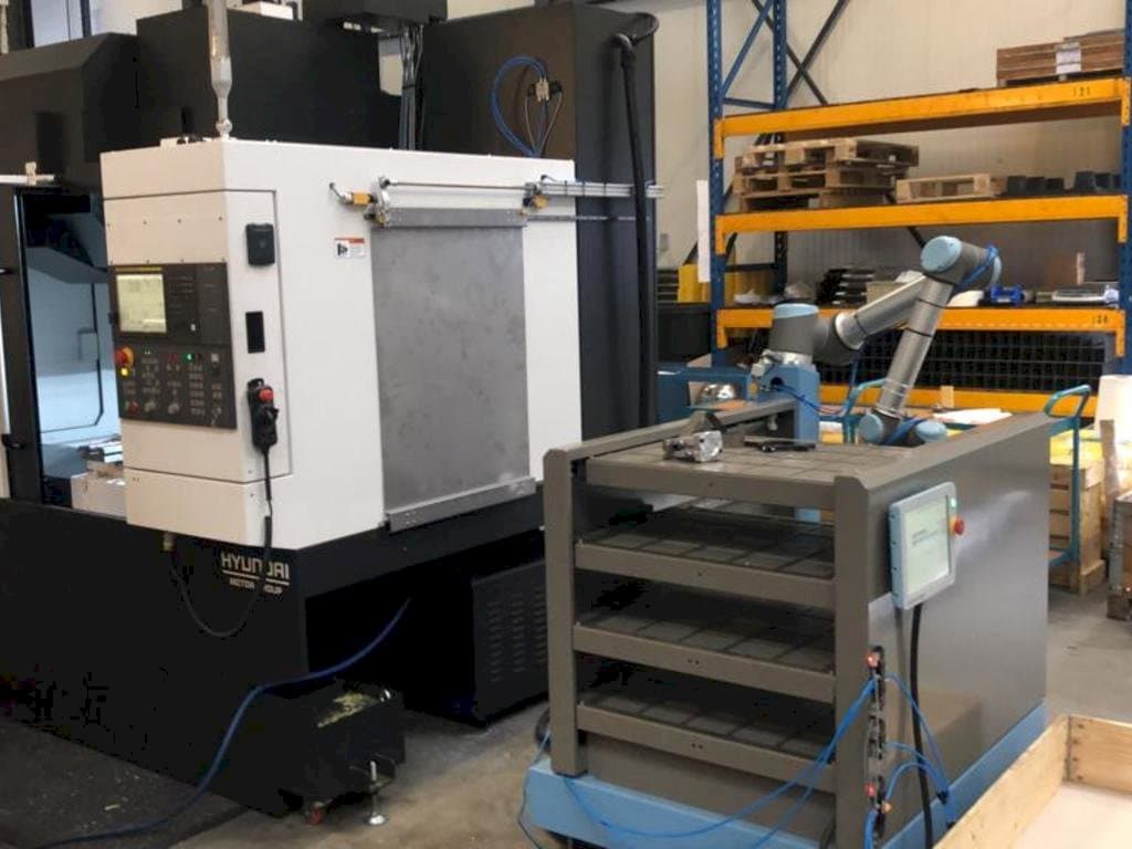 Masina Universal Robots UR10 eestvaade