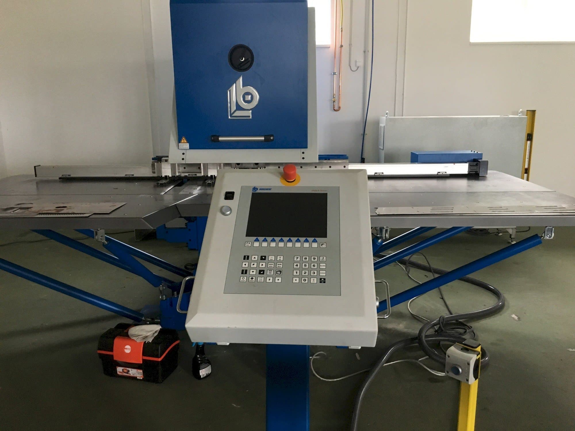 Masina BOSCHERT Compact 750 eestvaade