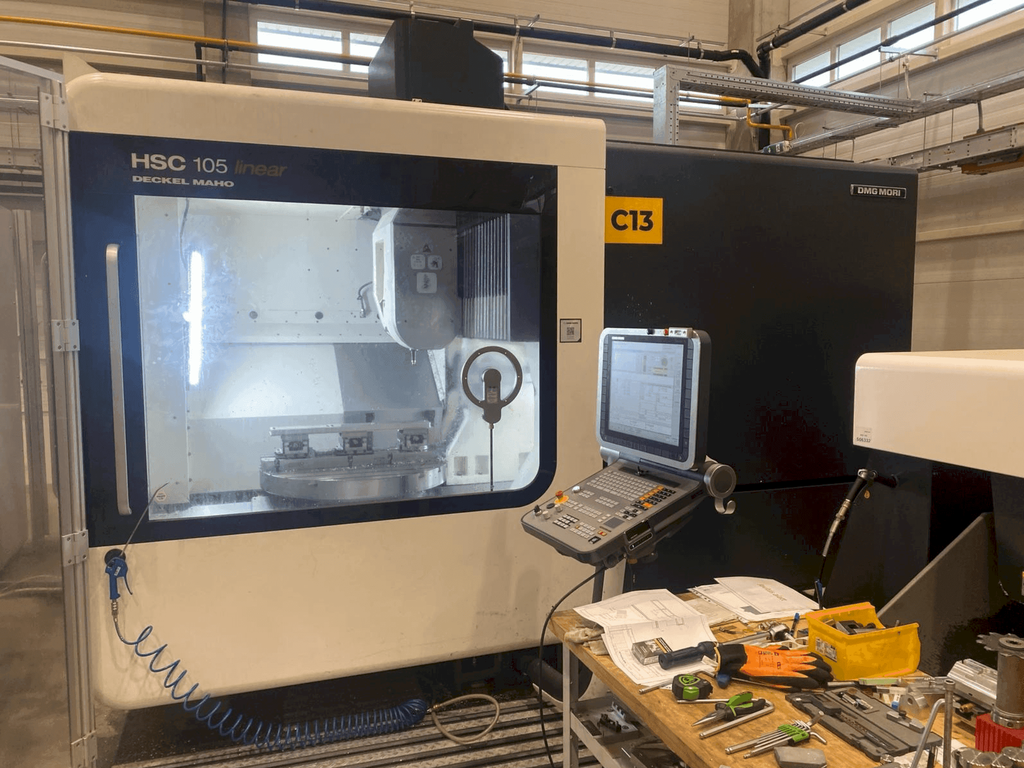 Masina DMG MORI HSC 105 eestvaade