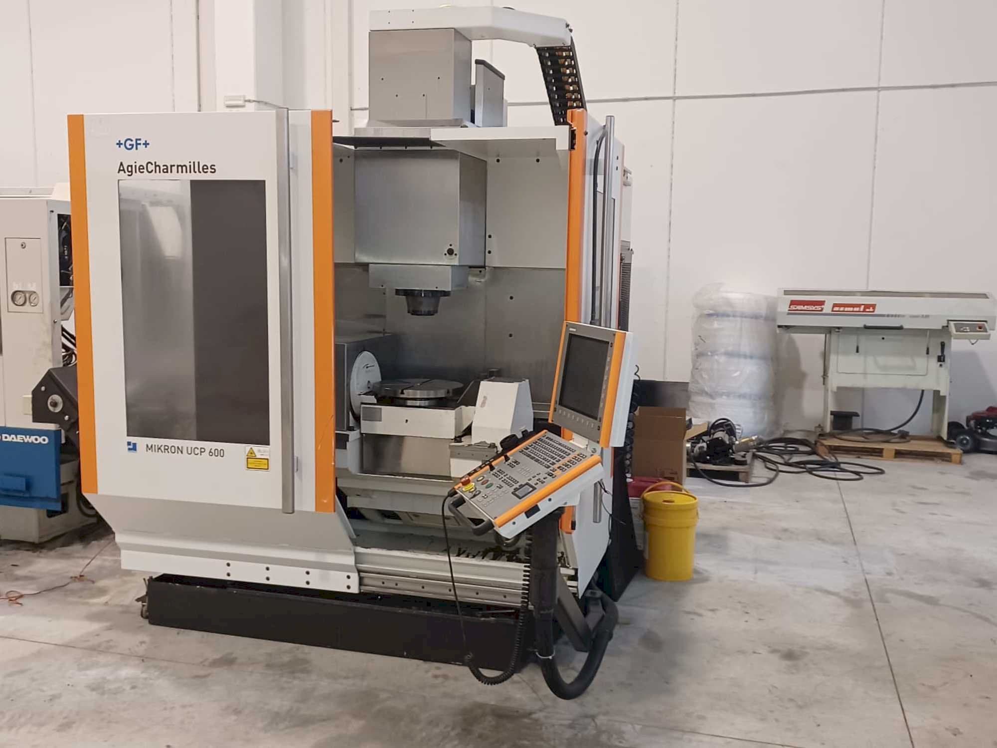 Masina AgieCharmilles Mikron UCP 600   eestvaade