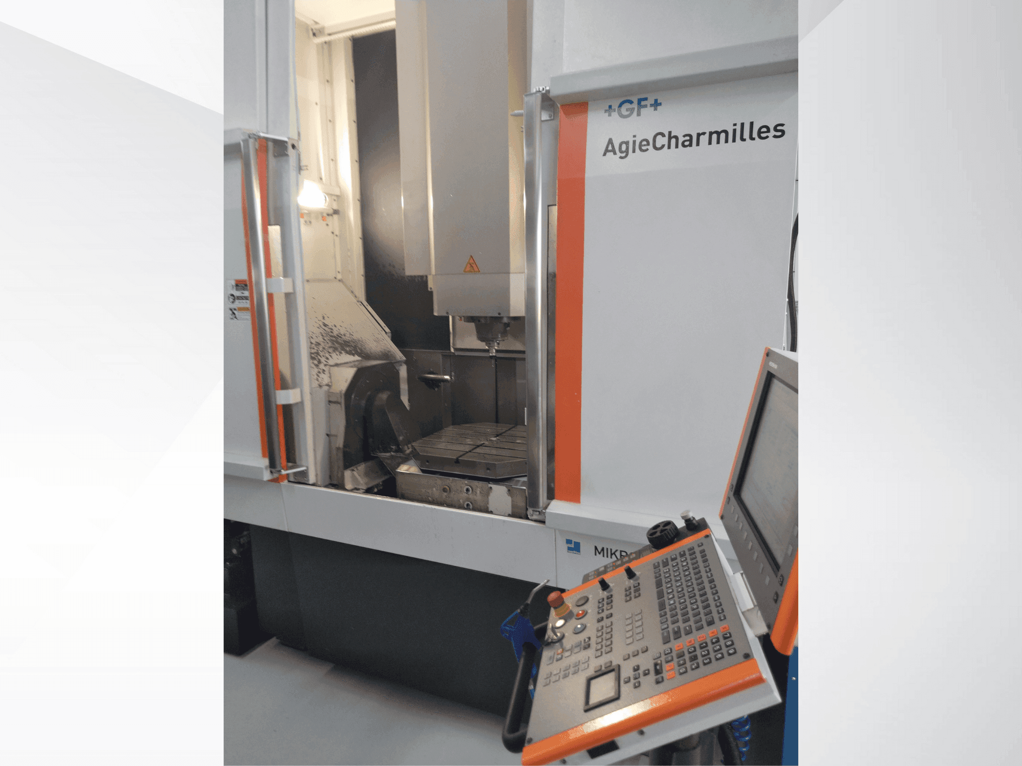 Masina MIKRON UCP 800 Duro eestvaade