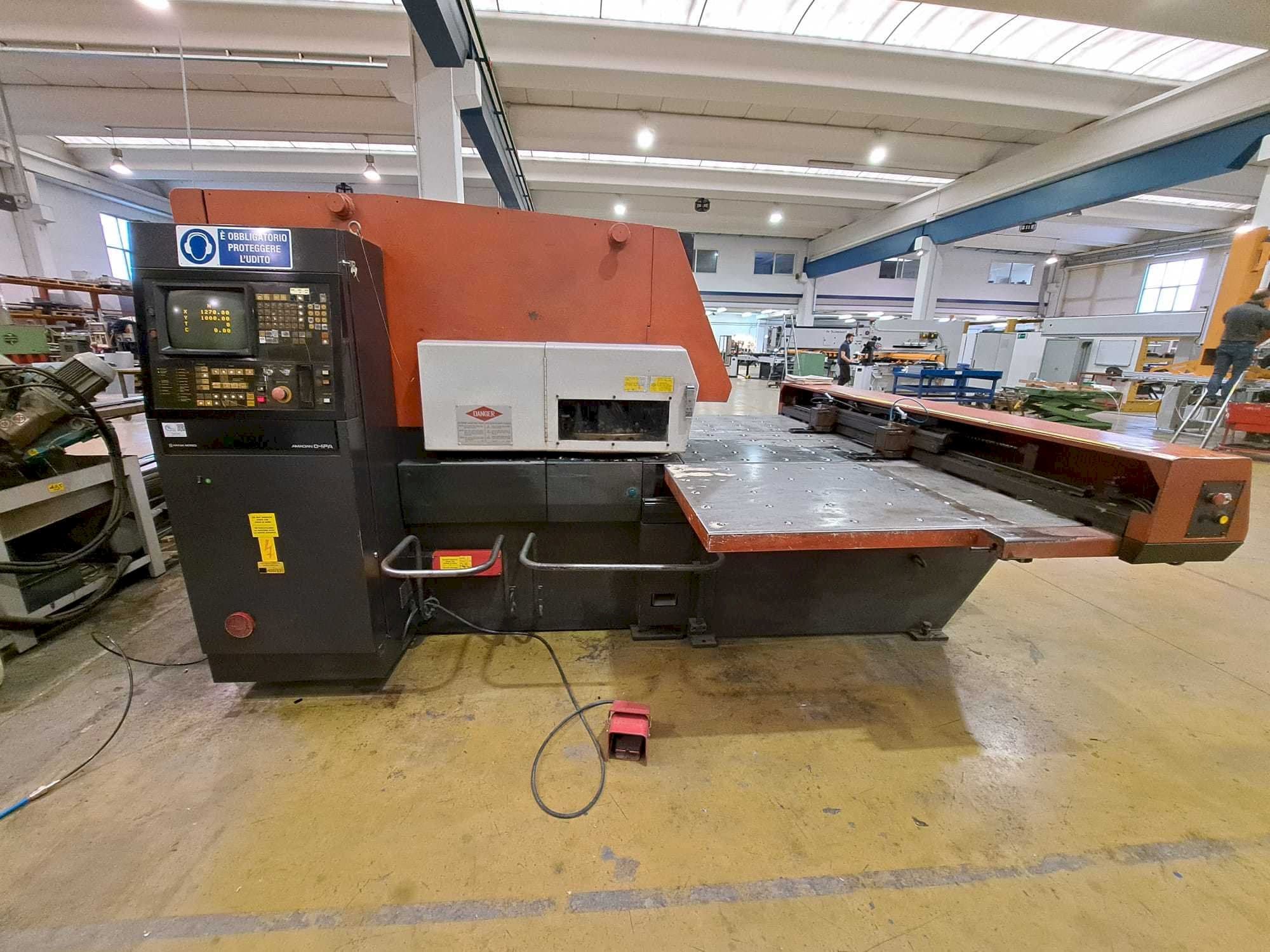 Masina AMADA ARIES 245 eestvaade