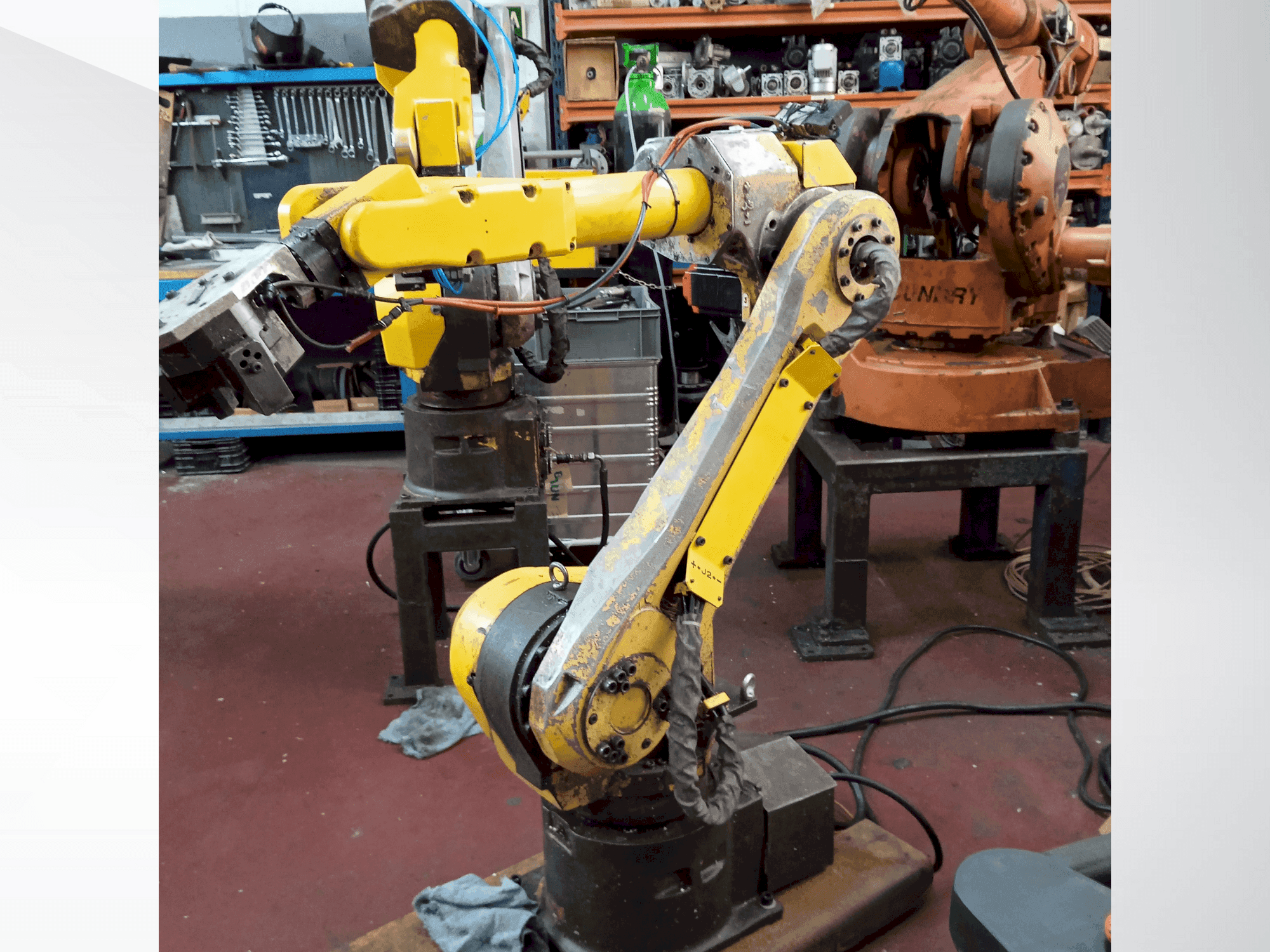 Masina FANUC M-16iB   eestvaade