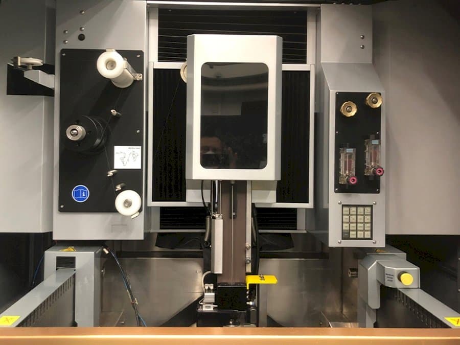 Masina EROWA Robot Compact 80   eestvaade