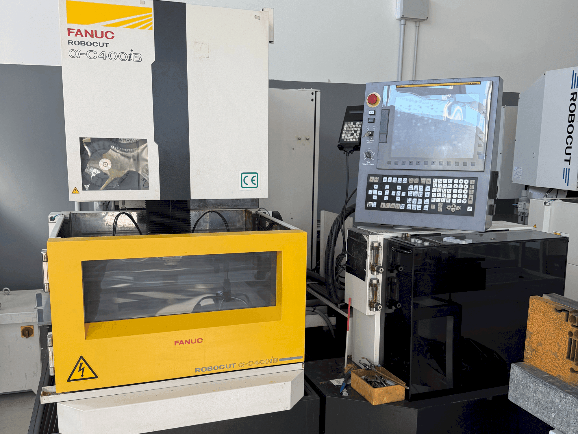 Masina FANUC Robocut alpha-C400iB   eestvaade