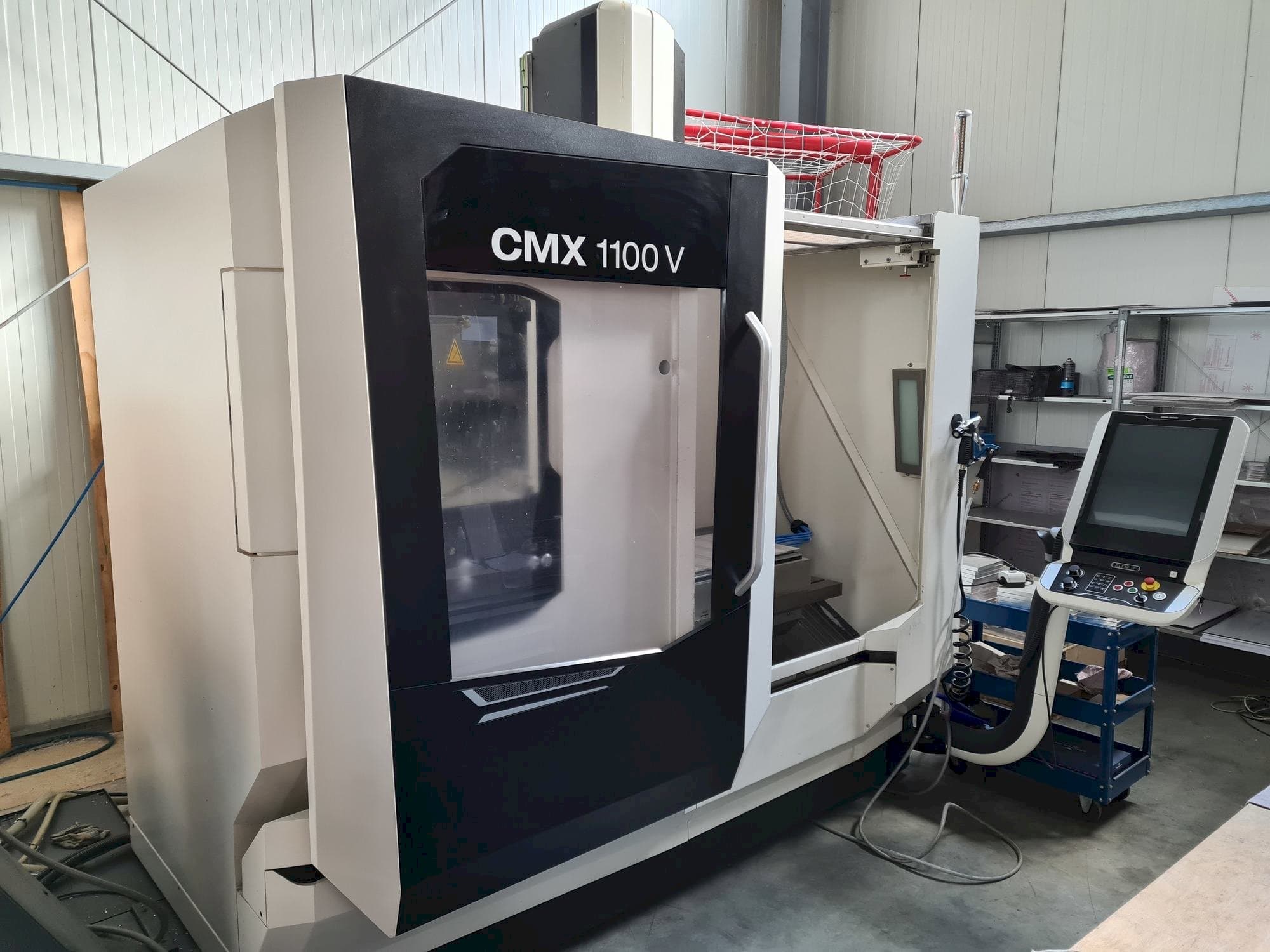 Masina DMG MORI CMX 1100 V eestvaade