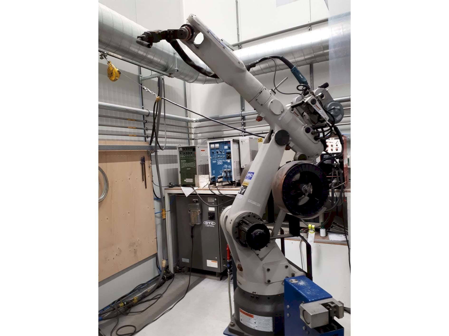 Masina OTC Daihen Welding Robot eestvaade