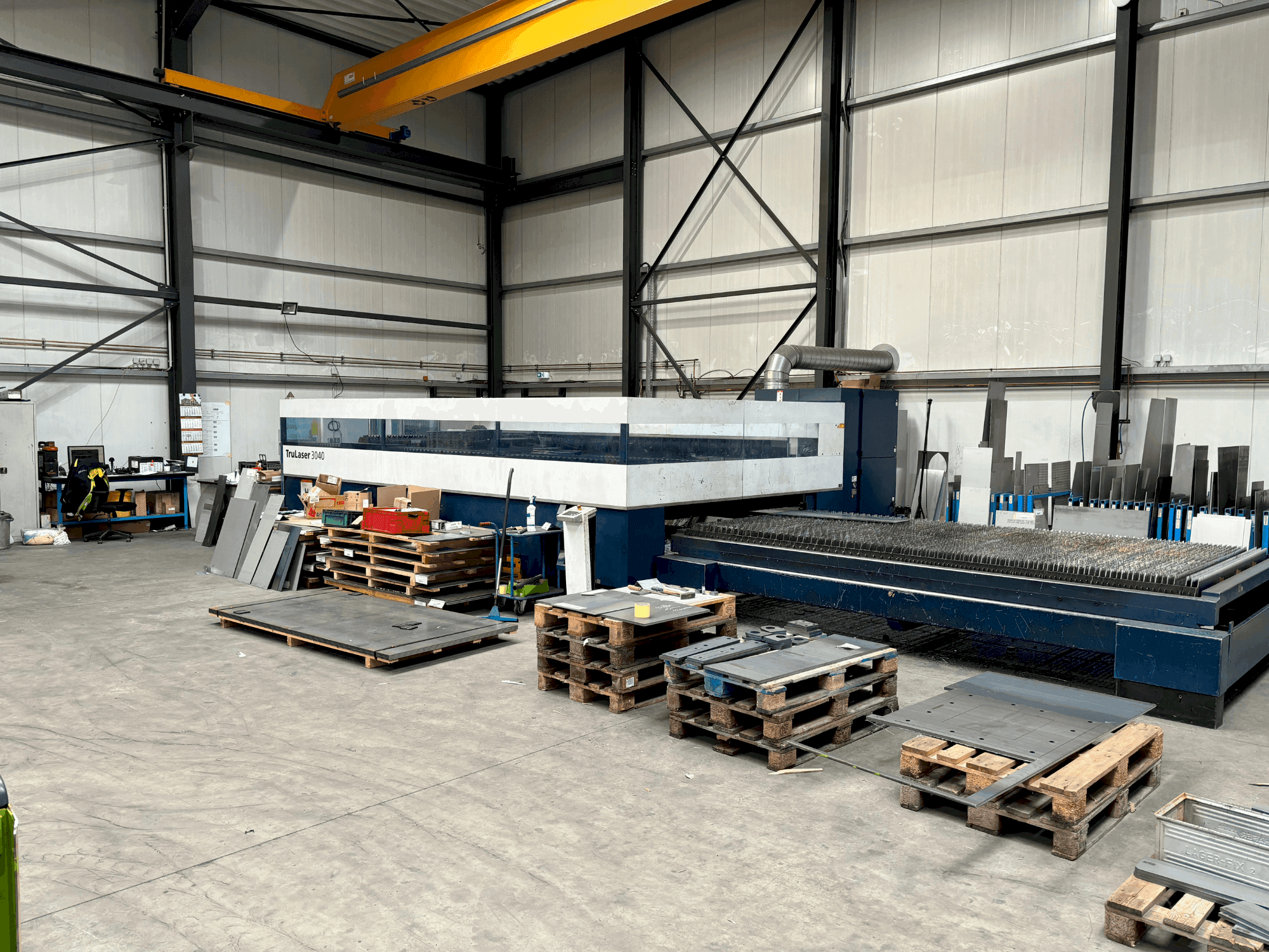 Masina TRUMPF TruLaser 3040 eestvaade