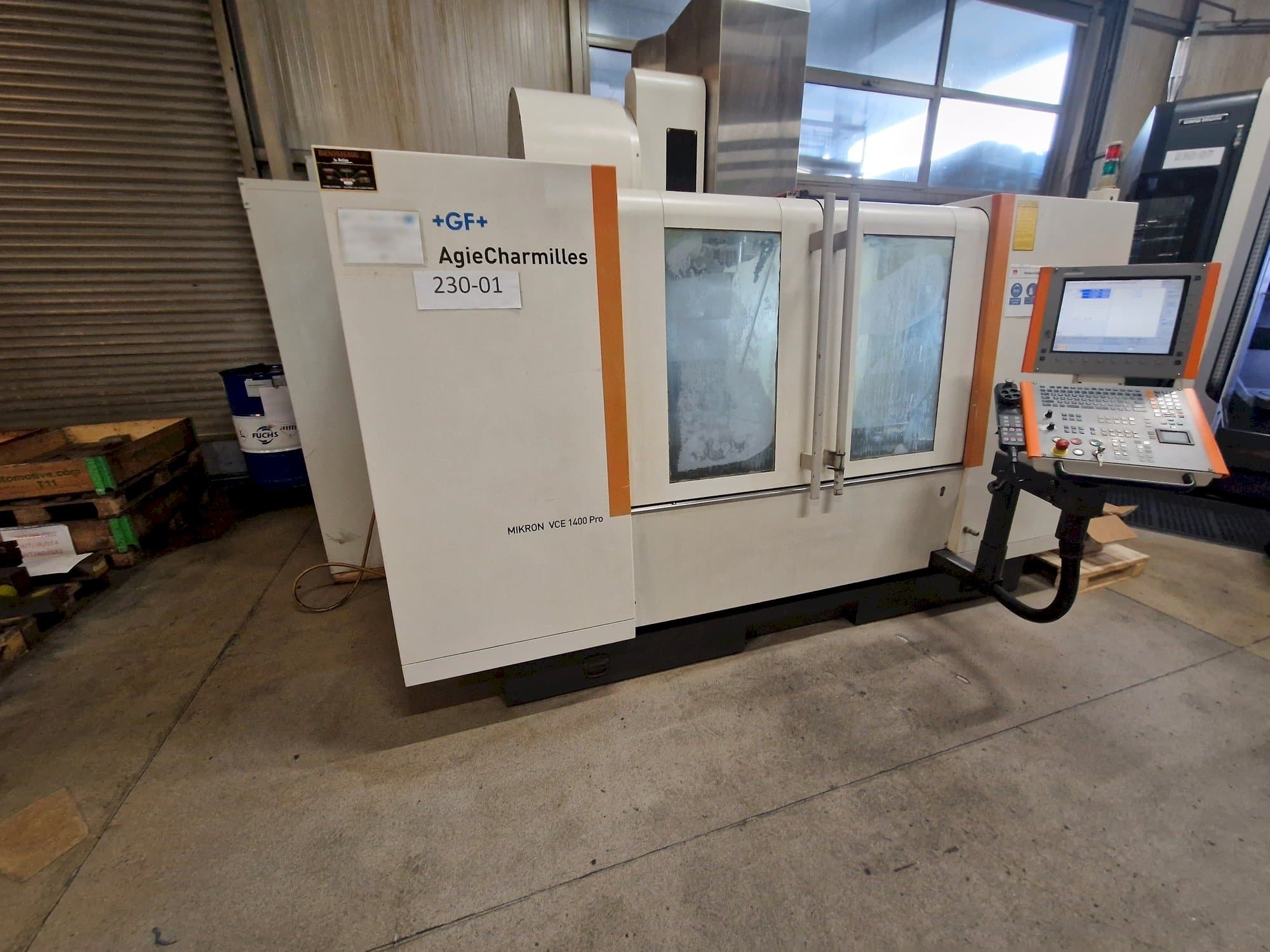 Masina AgieCharmilles MIKRON VCE 1400 PRO vasaku külje vaade