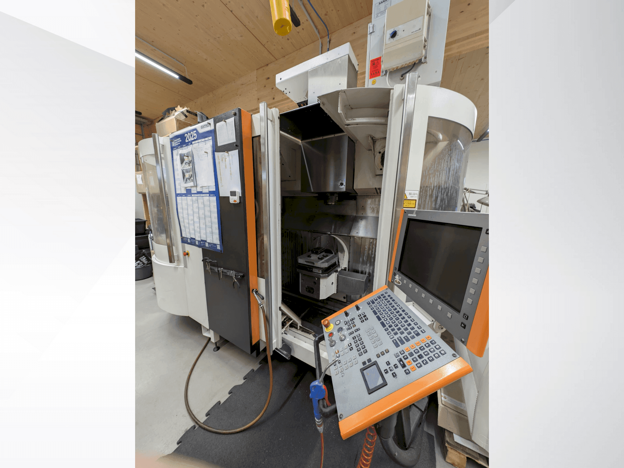 Masina MIKRON UCP 600 Vario eestvaade