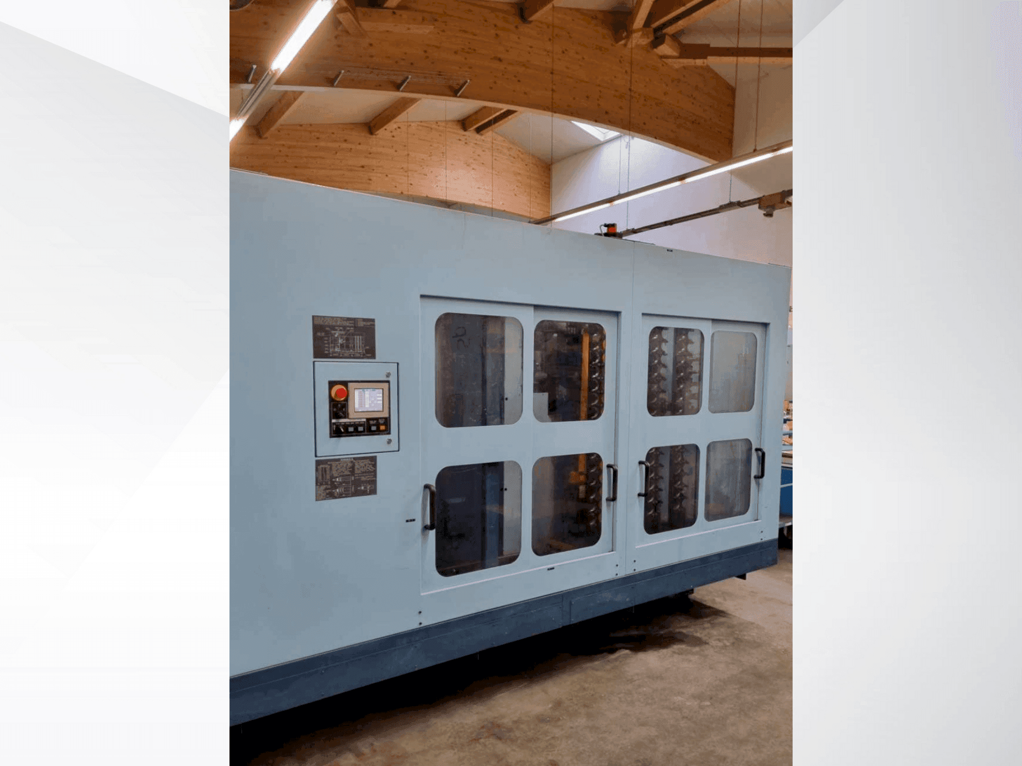 Masina Matsuura H PLUS-405 eestvaade