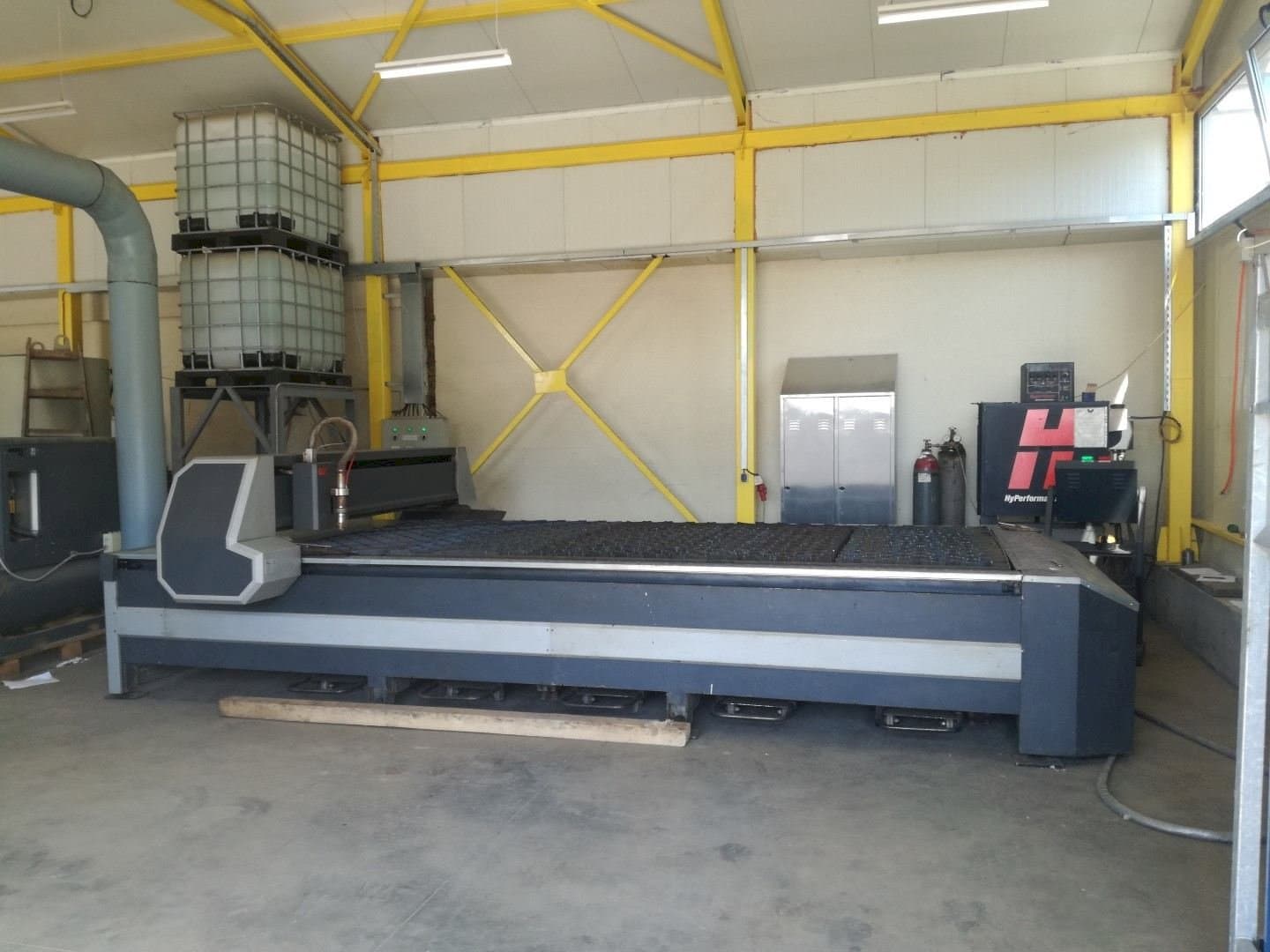 Masina HPM ITALY GV 4 x 2 eestvaade