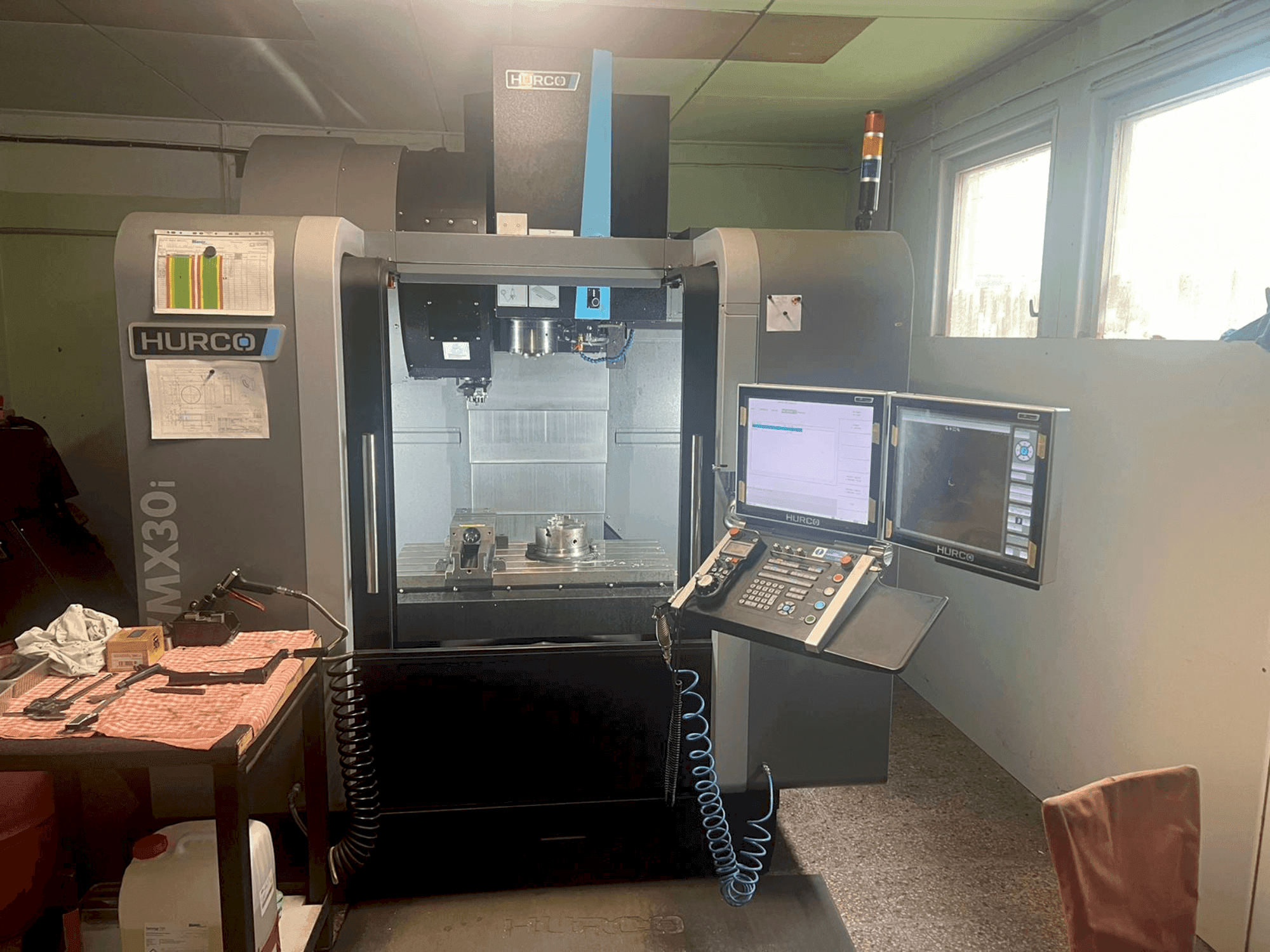 Masina Hurco VMX30i eestvaade