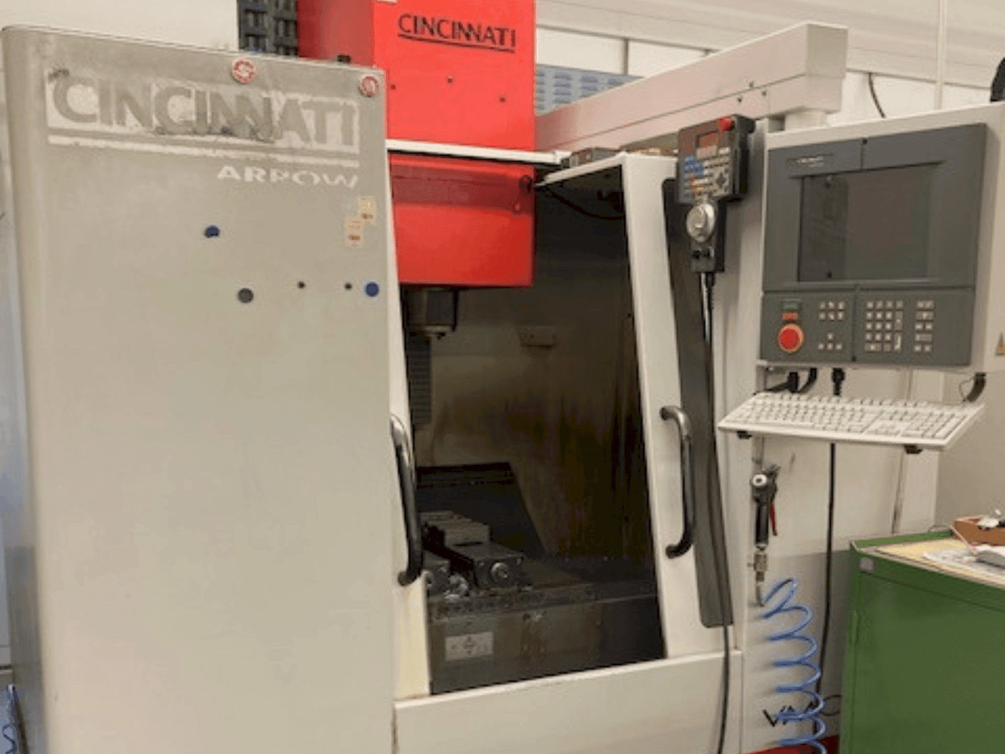 Masina Cincinnati Arrow 500 eestvaade