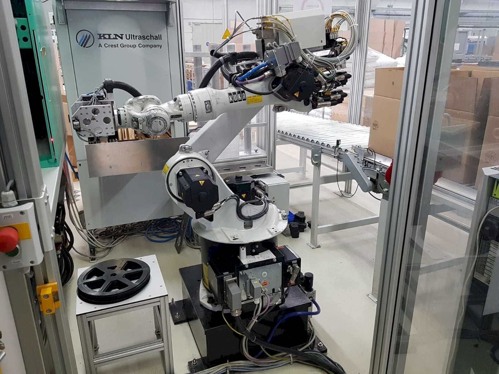 Masina KUKA KR 16   eestvaade