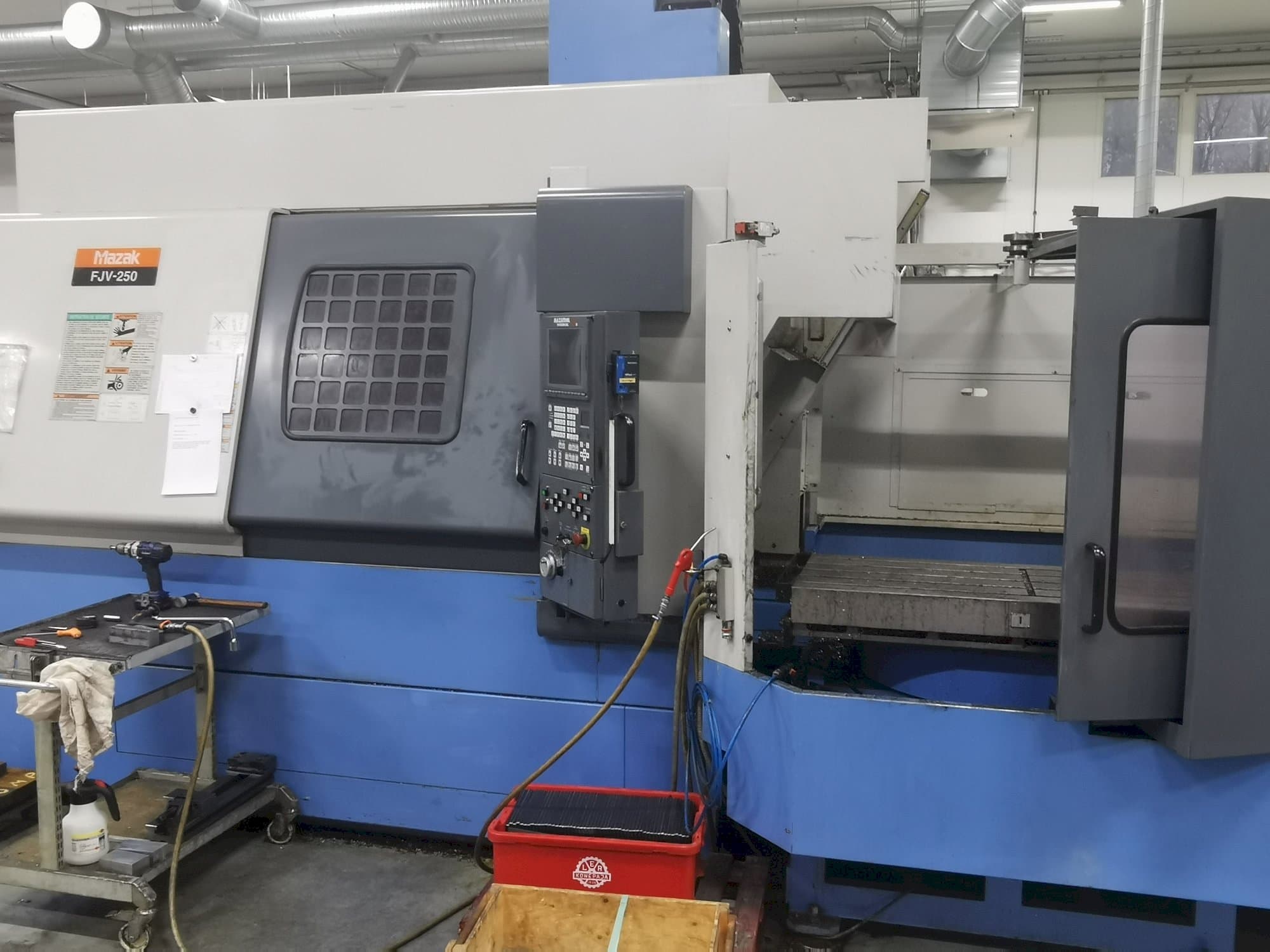 Masina Mazak FJV250 eestvaade