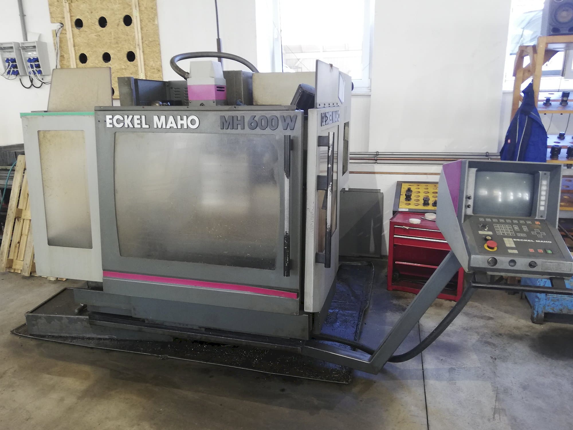 Masina DECKEL MAHO MH 600 W   eestvaade