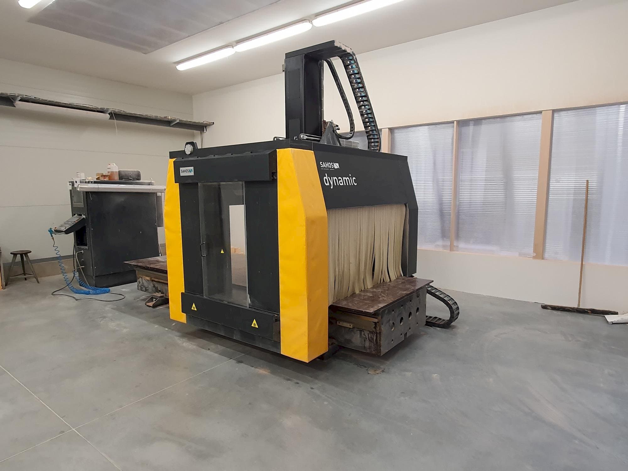 Masina Sahos Dynamic FC 3000 CNC 5X   eestvaade