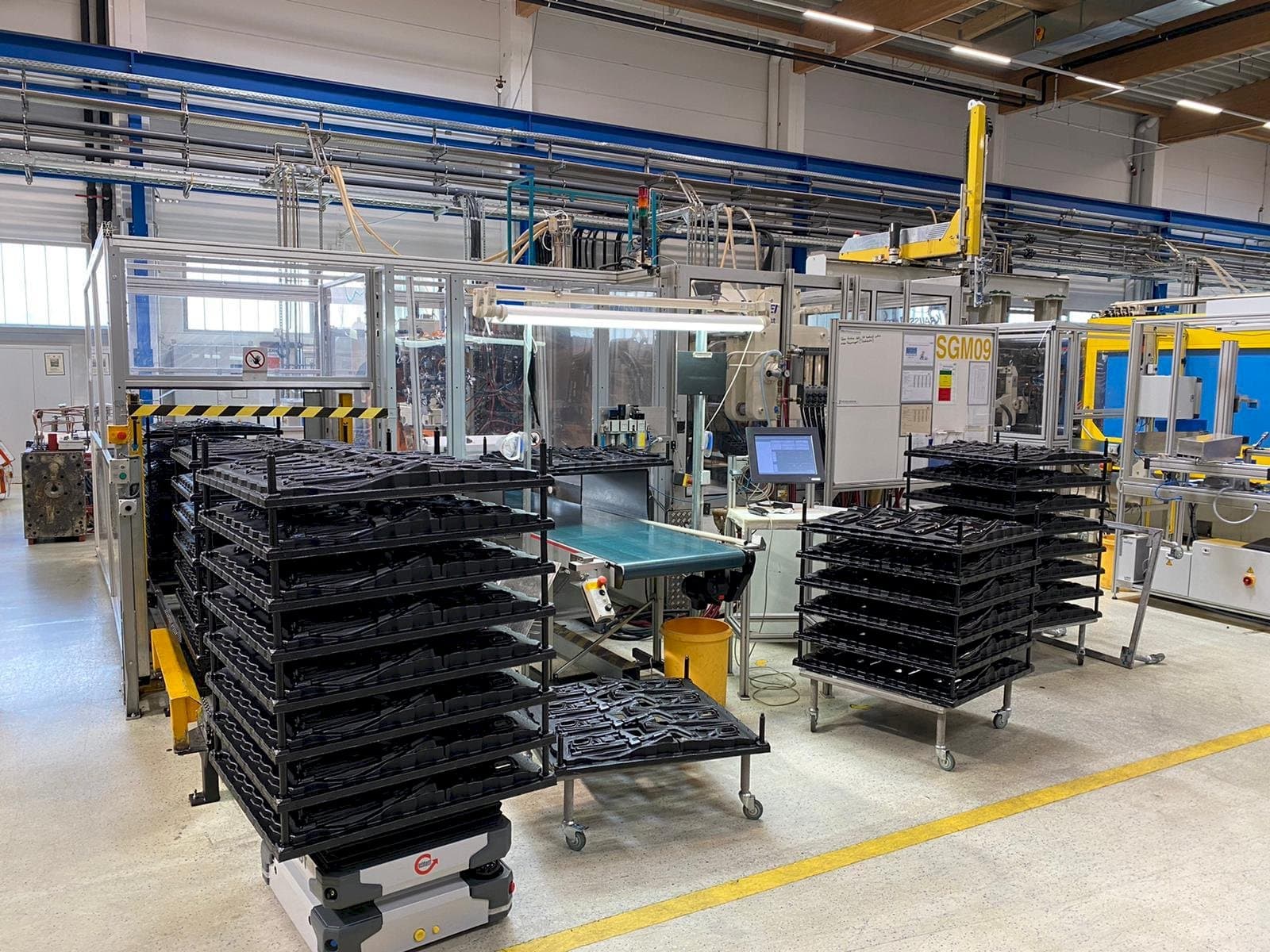 Masina Krauss Maffei 650-1900-520 CZ Multinject eestvaade