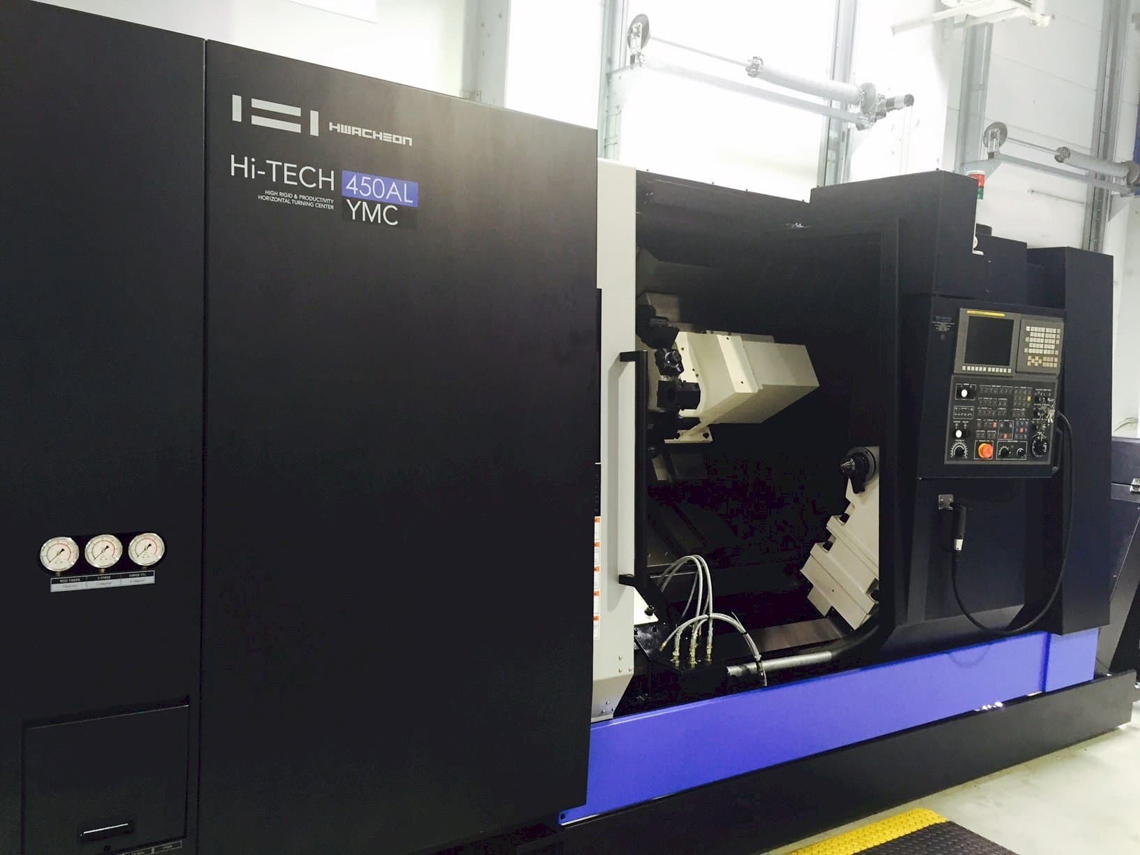 Masina HWACHEON HI-TECH 450AL YMC eestvaade
