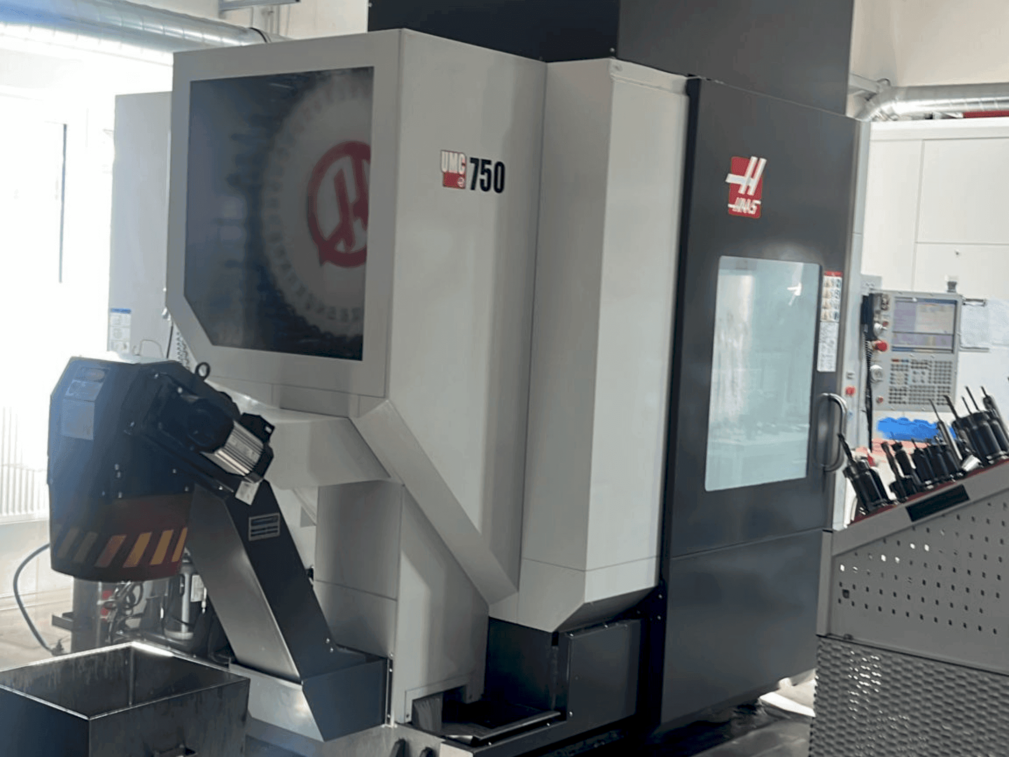 Masina HAAS UMC-750 eestvaade
