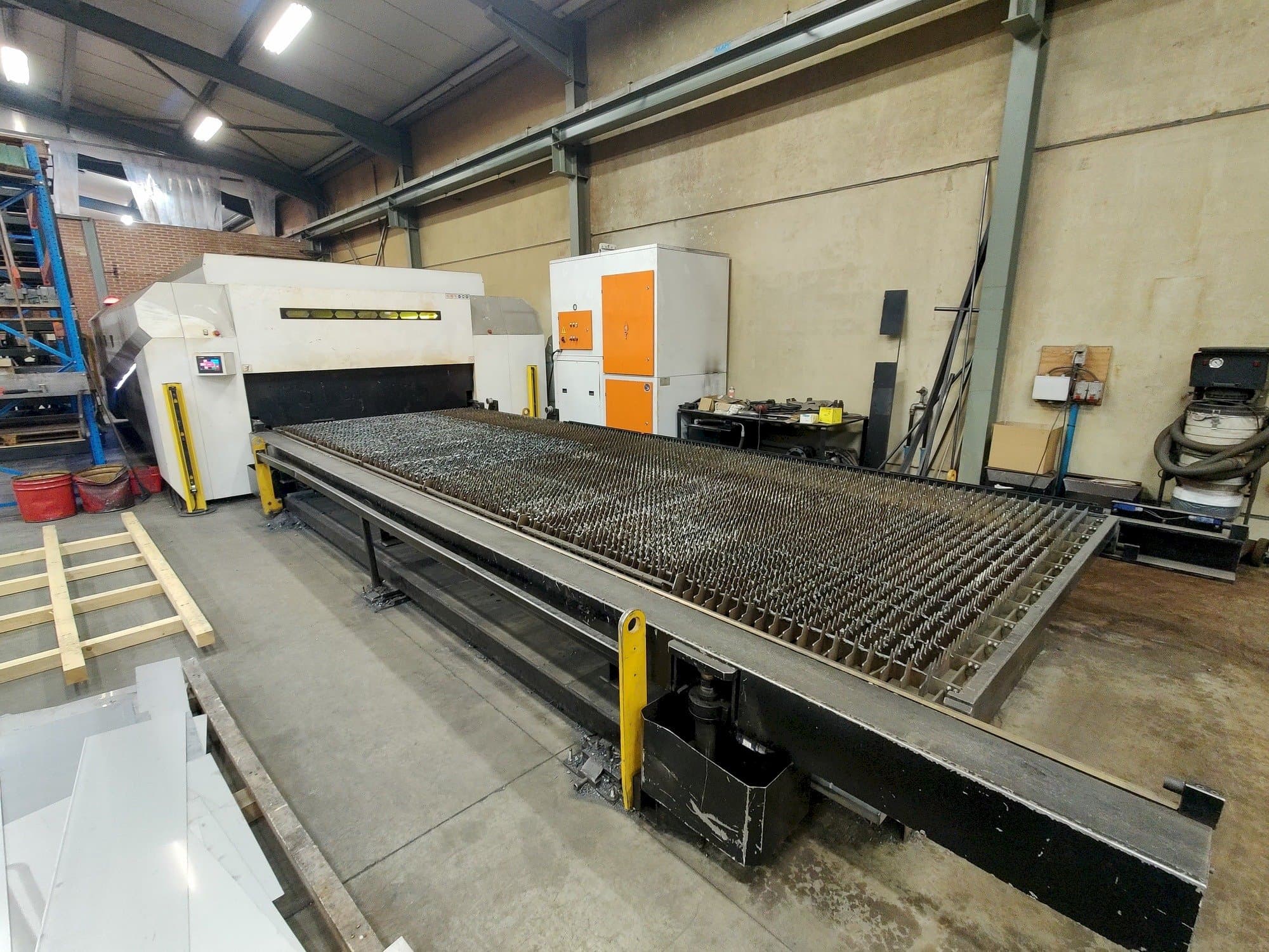 Masina ERMAKSAN Fibermak Momentum Gen2 eestvaade