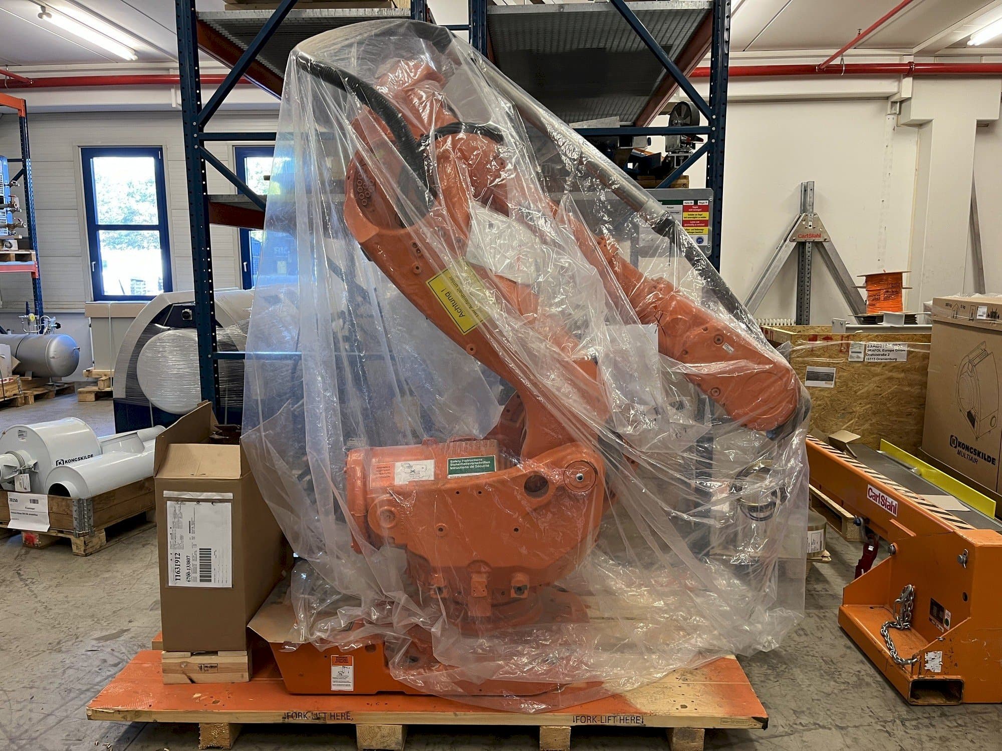 Masina ABB IRB 6600 M2004 eestvaade