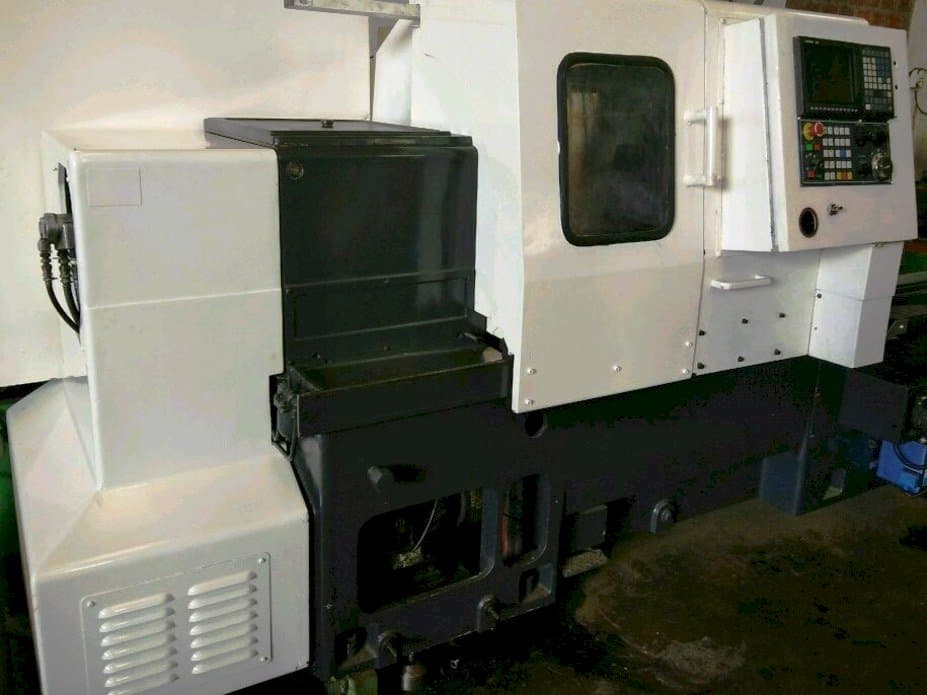 Masina MORI SEIKI TL3 eestvaade