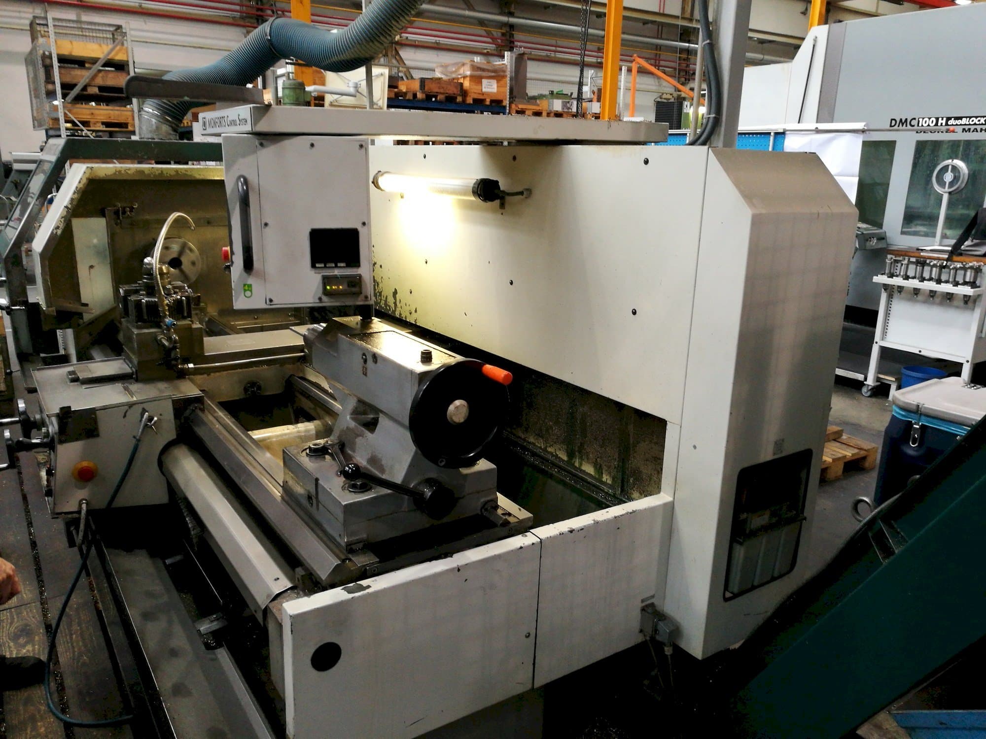 Masina Monforts KNC 6 eestvaade