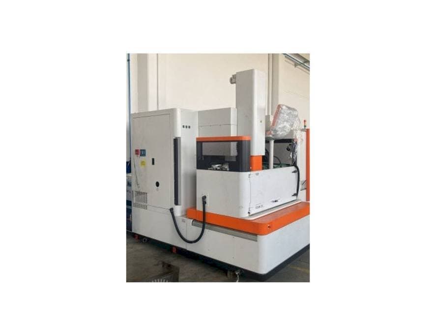 Masina AgieCharmilles FORM 30 eestvaade