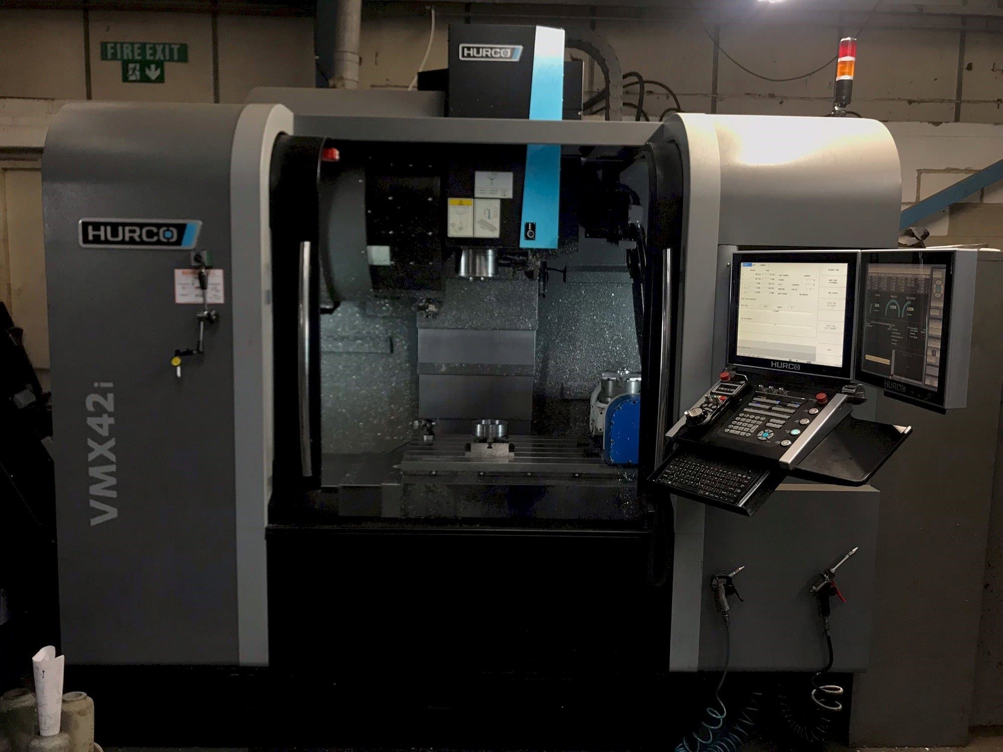 Masina Hurco VMX42i eestvaade