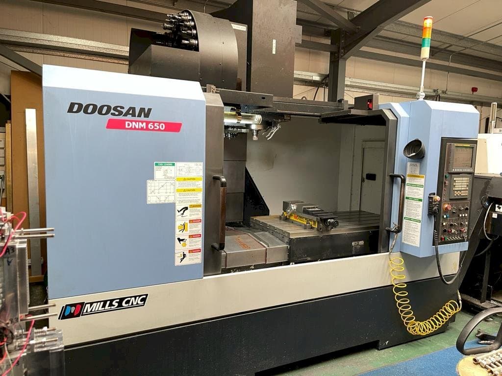 Masina Doosan DNM 650   eestvaade