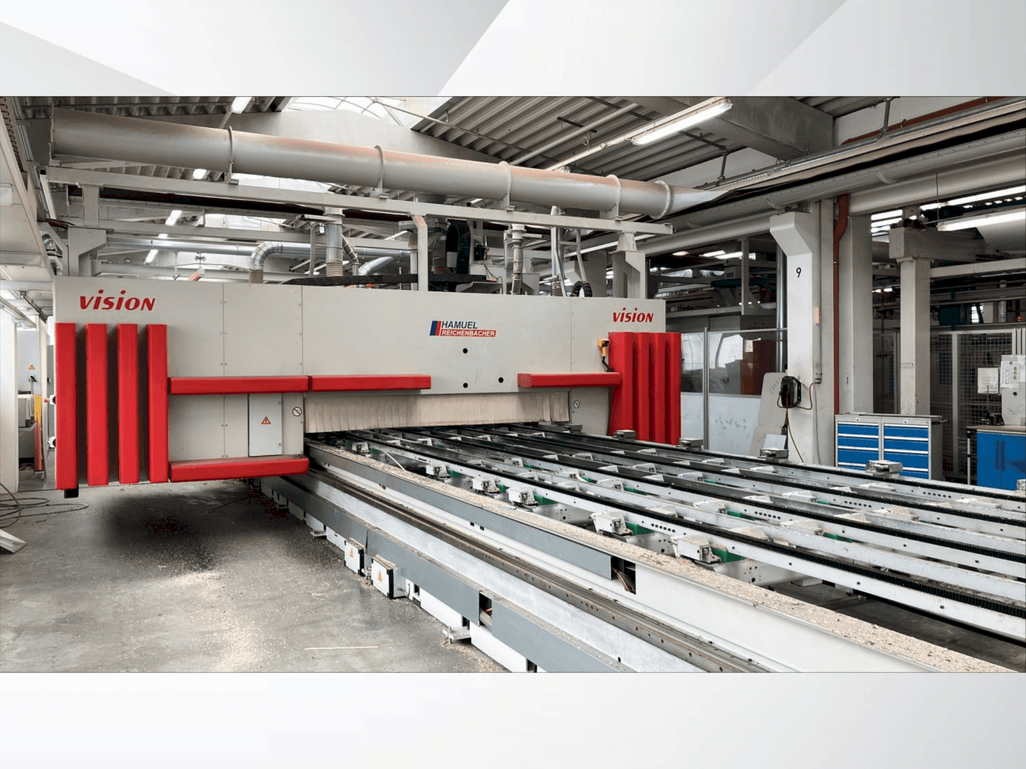 Masina Hamuel Reichenbacher VISION III-TT-L eestvaade