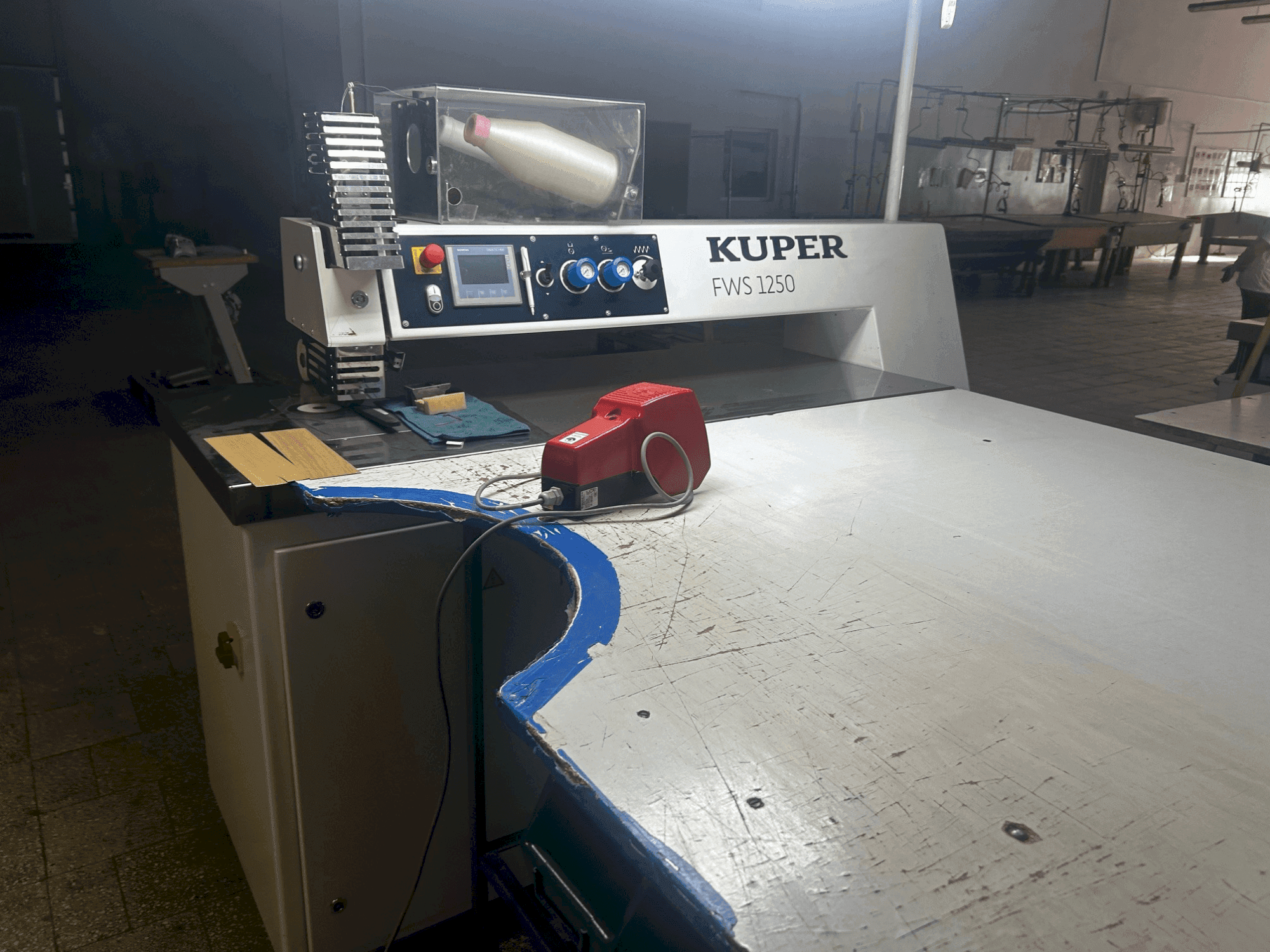 Masina KUPER FWS 1250 eestvaade