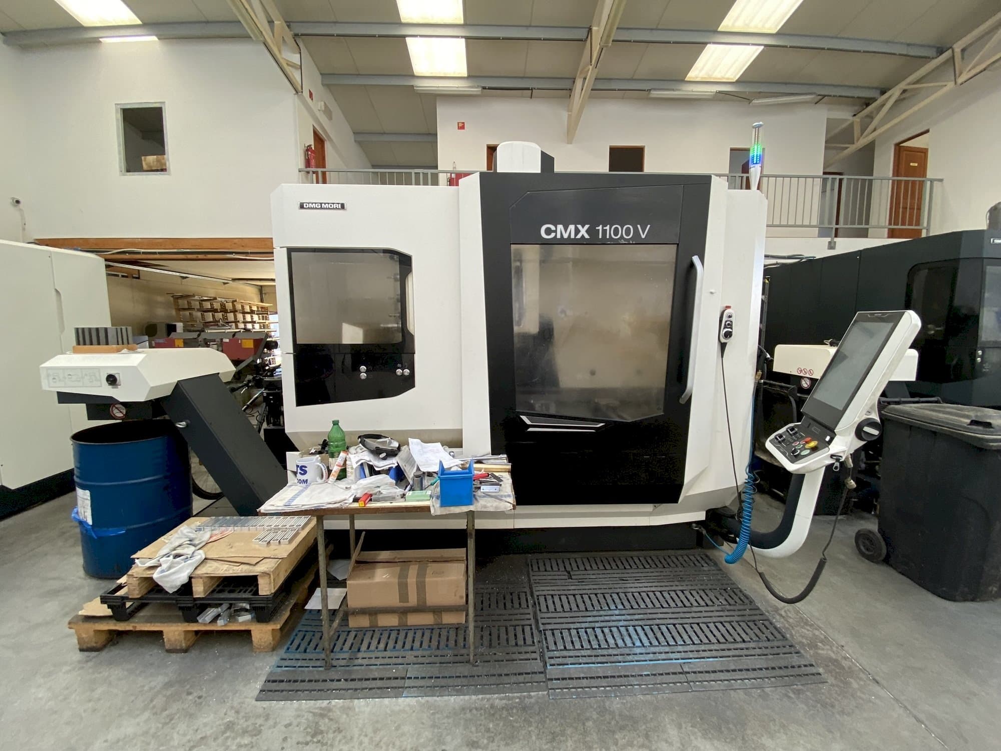 Masina DMG MORI CMX 1100   eestvaade
