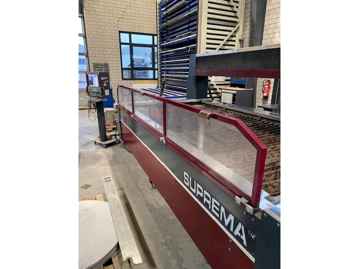 Masina Waterjet Italy Suprem eestvaade