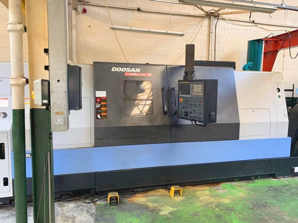 Masina Doosan Puma 400LB eestvaade