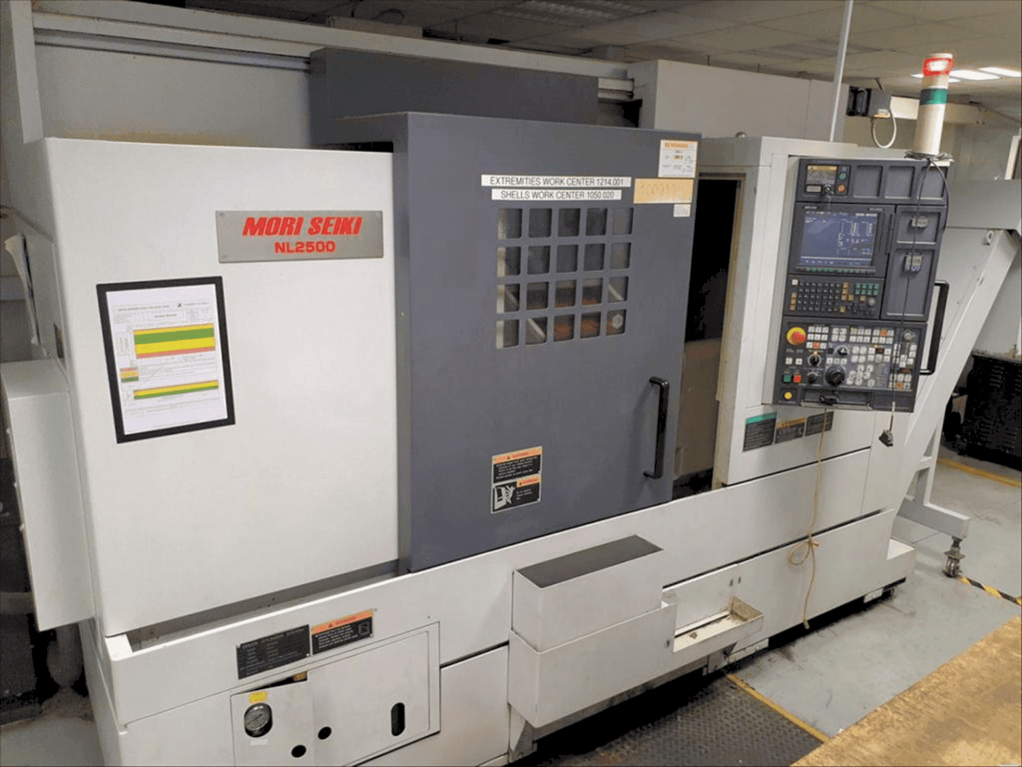 Masina MORI SEIKI NL2500Y eestvaade