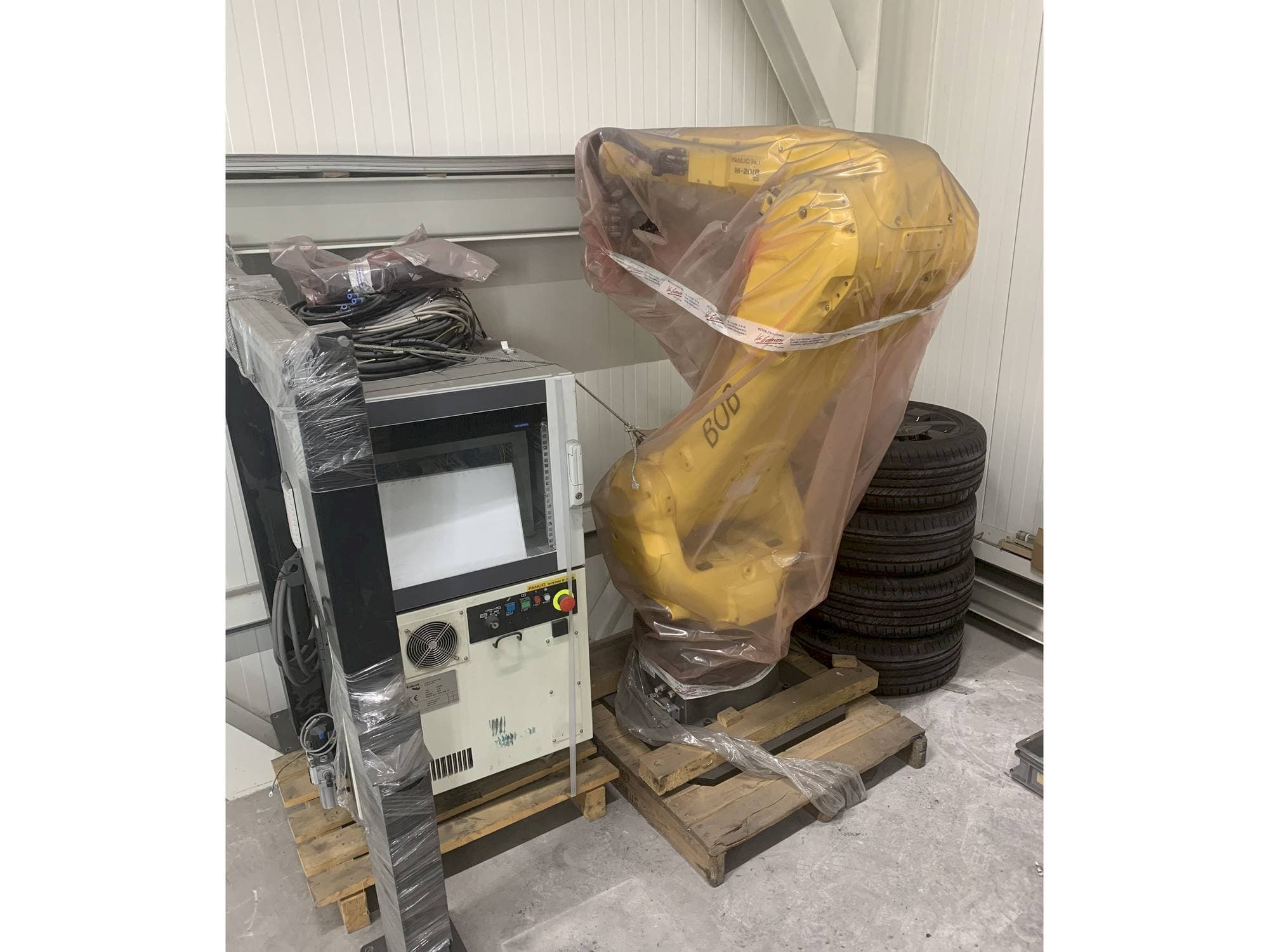 Masina FANUC M-20iB eestvaade