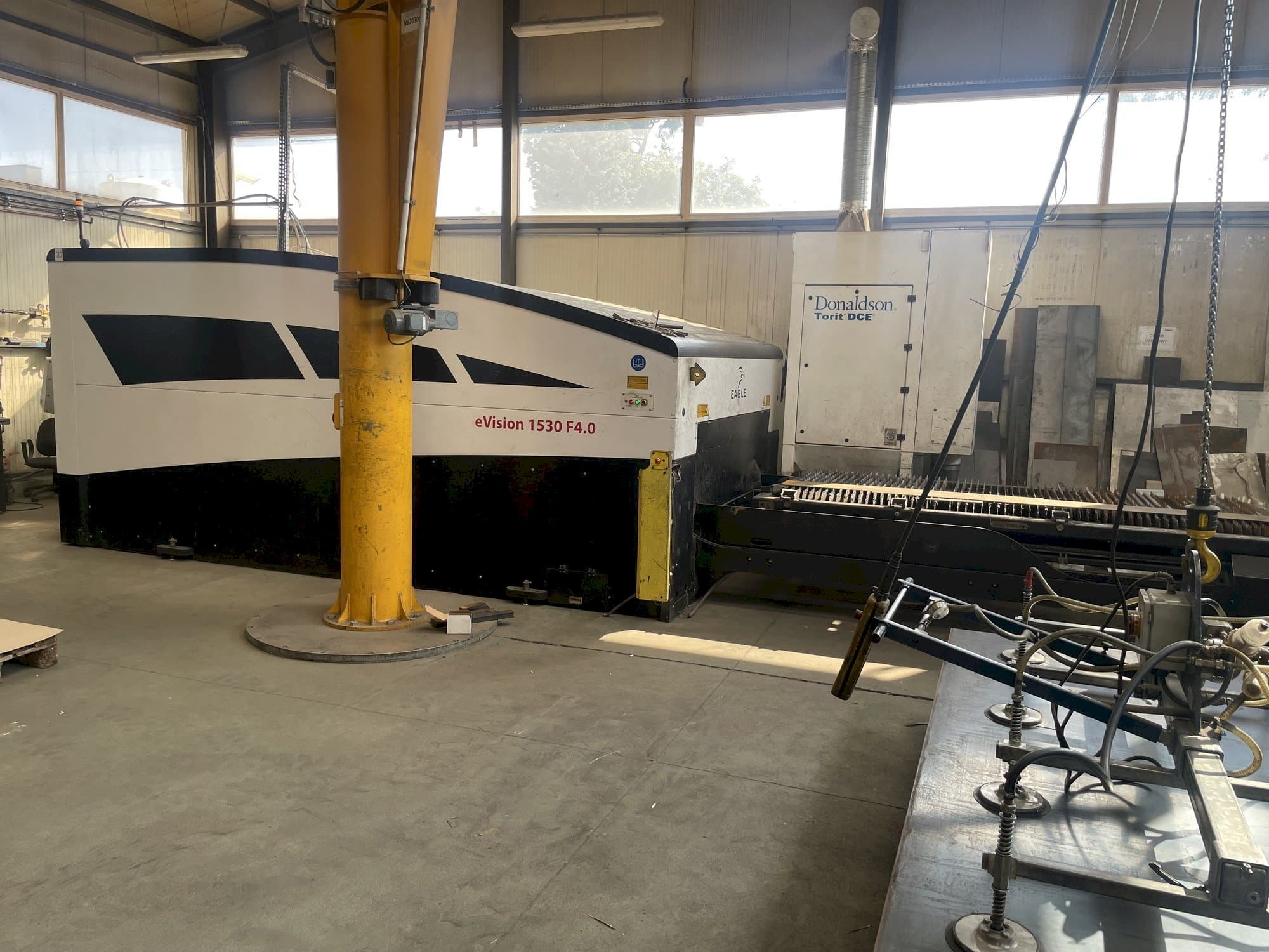 Masina EAGLE eVision 1530 F4.0 eestvaade