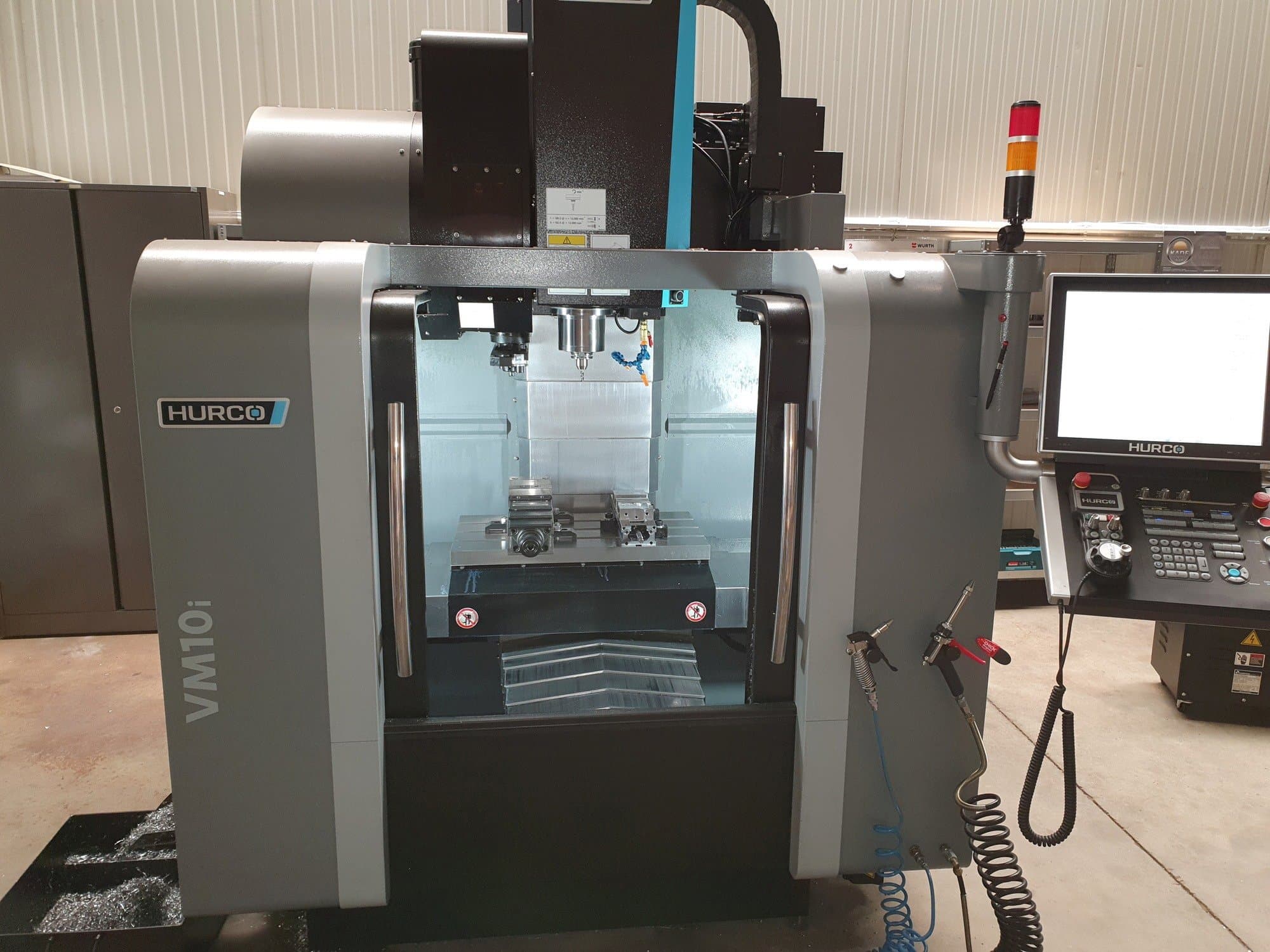 Masina Hurco VM10i eestvaade