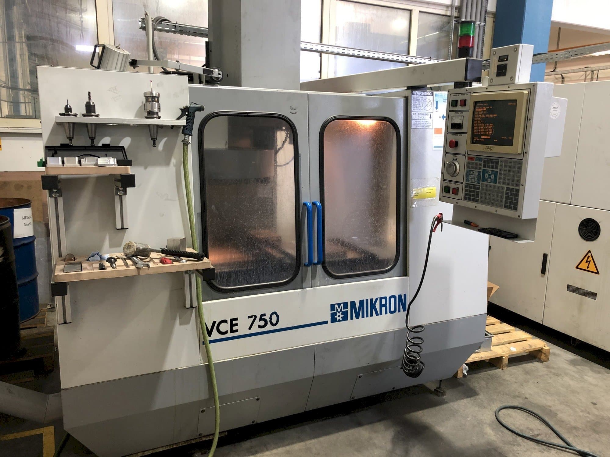 Masina MIKRON VCE 750   eestvaade